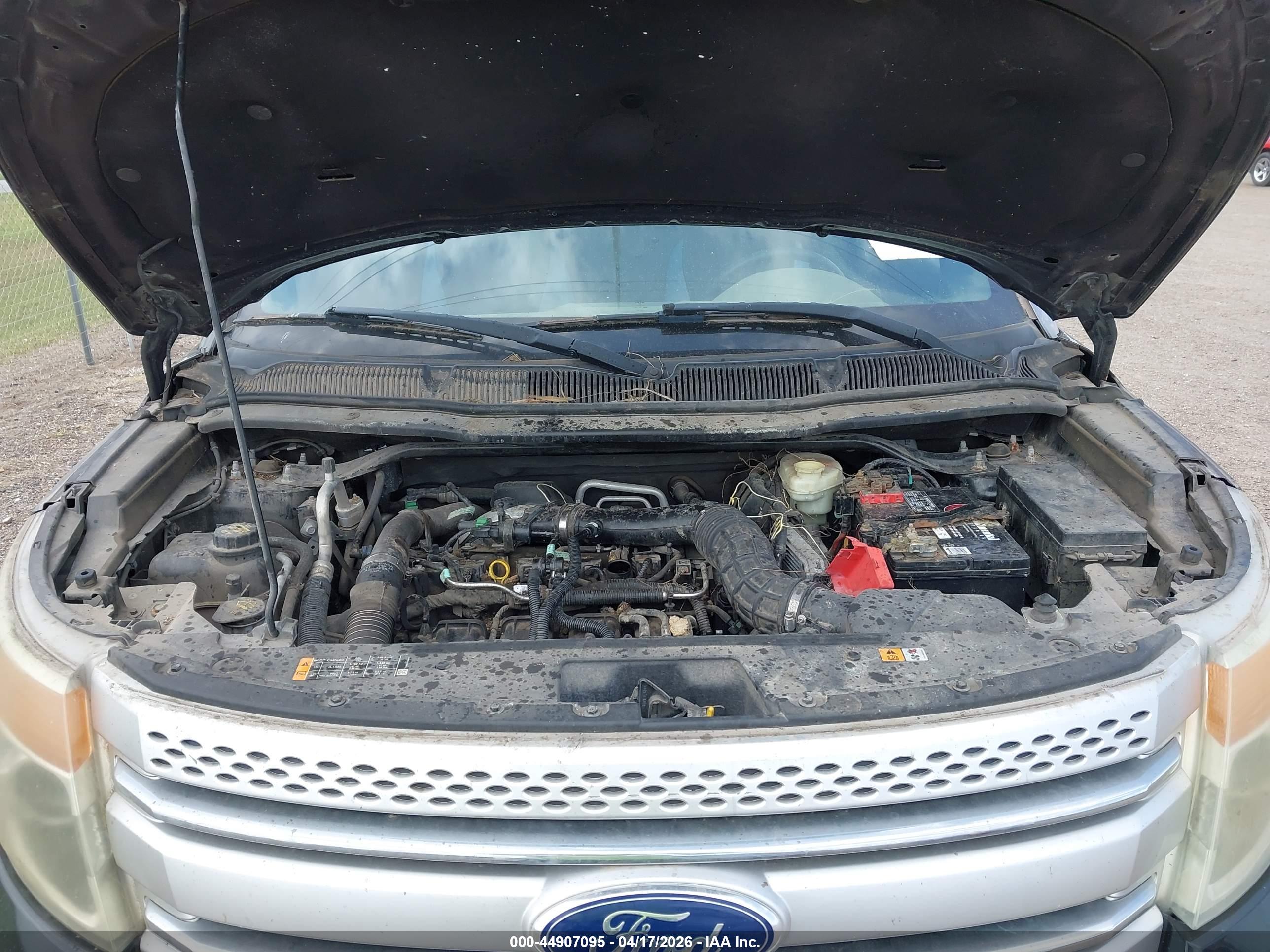 FORD EXPLORER image 10