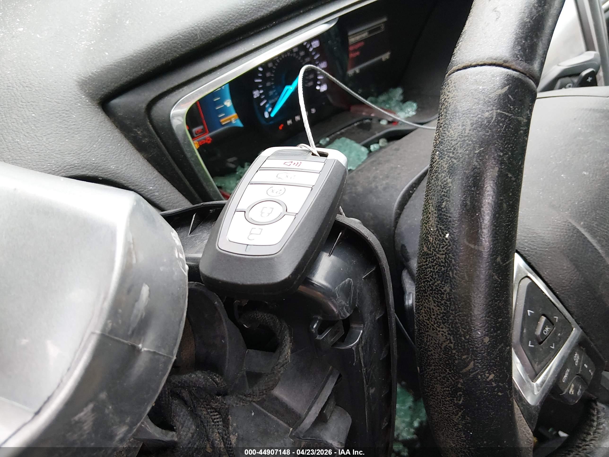 FORD FUSION image 11