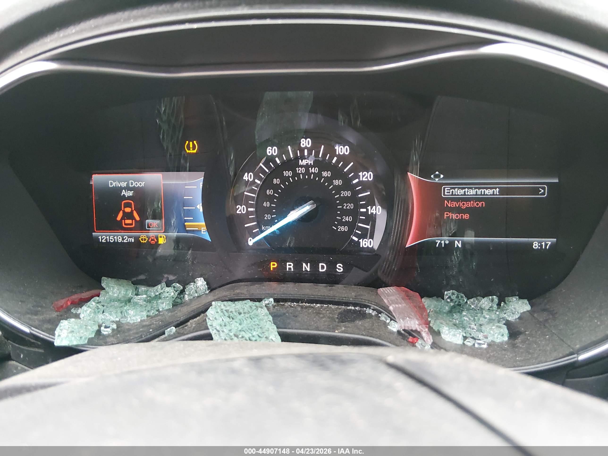 FORD FUSION image 7