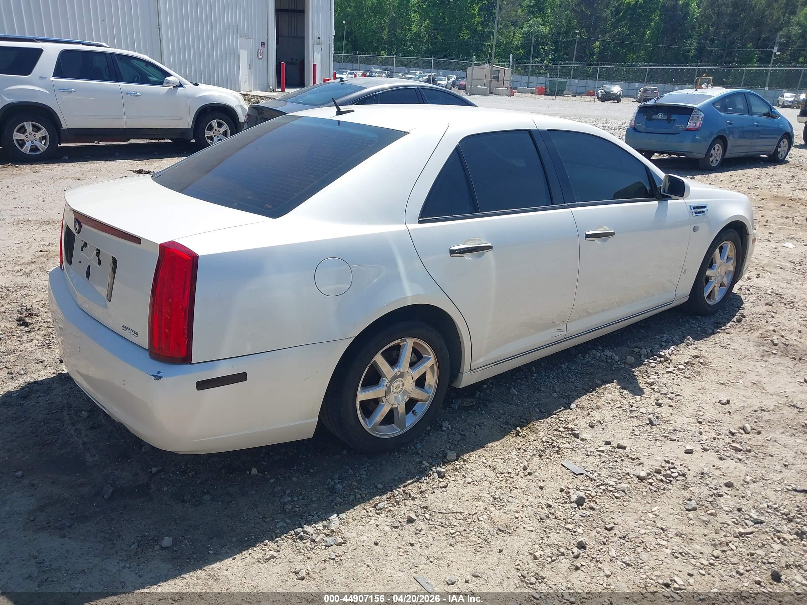 CADILLAC STS image 4