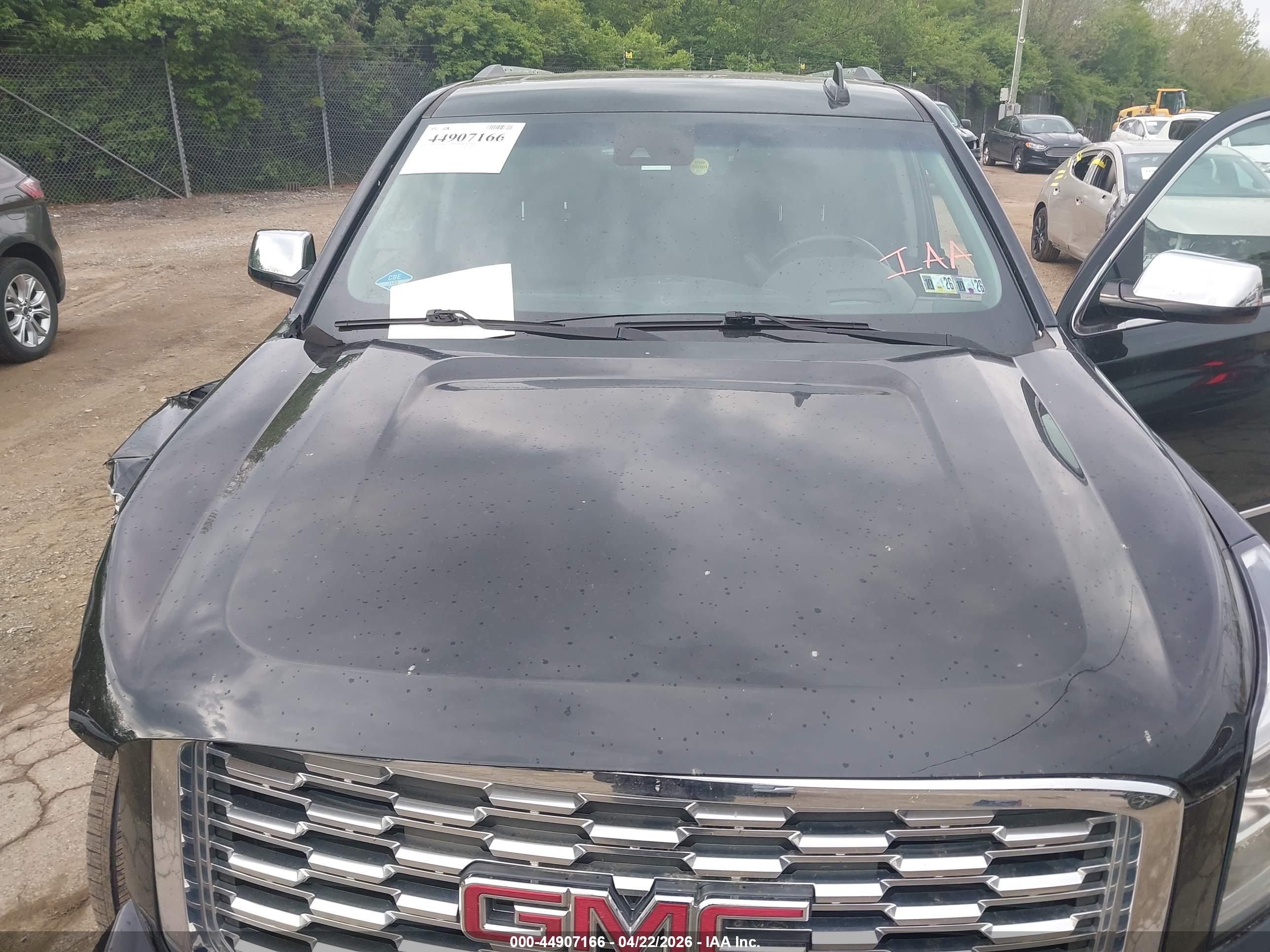 GMC YUKON image 10