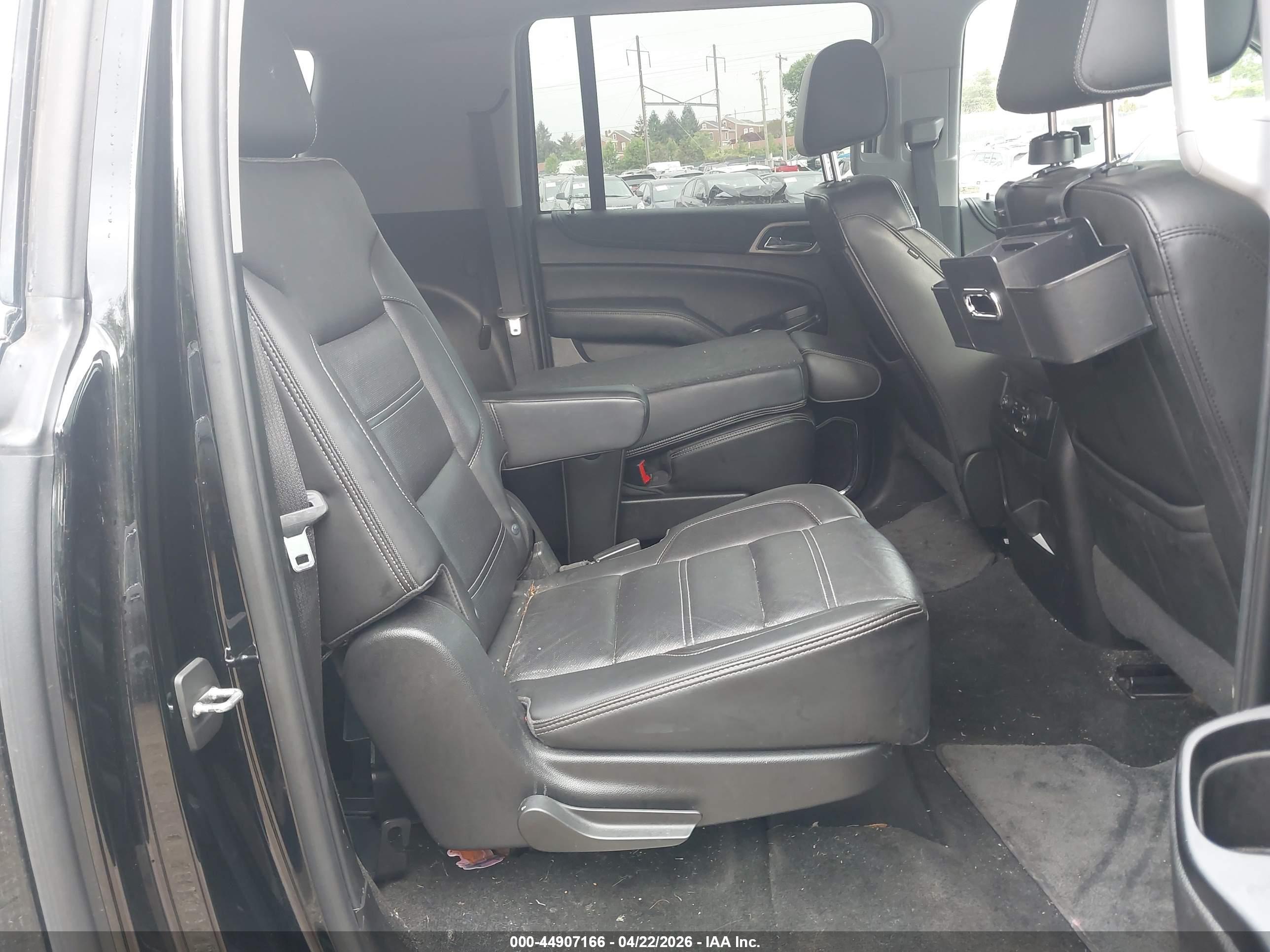 GMC YUKON image 8