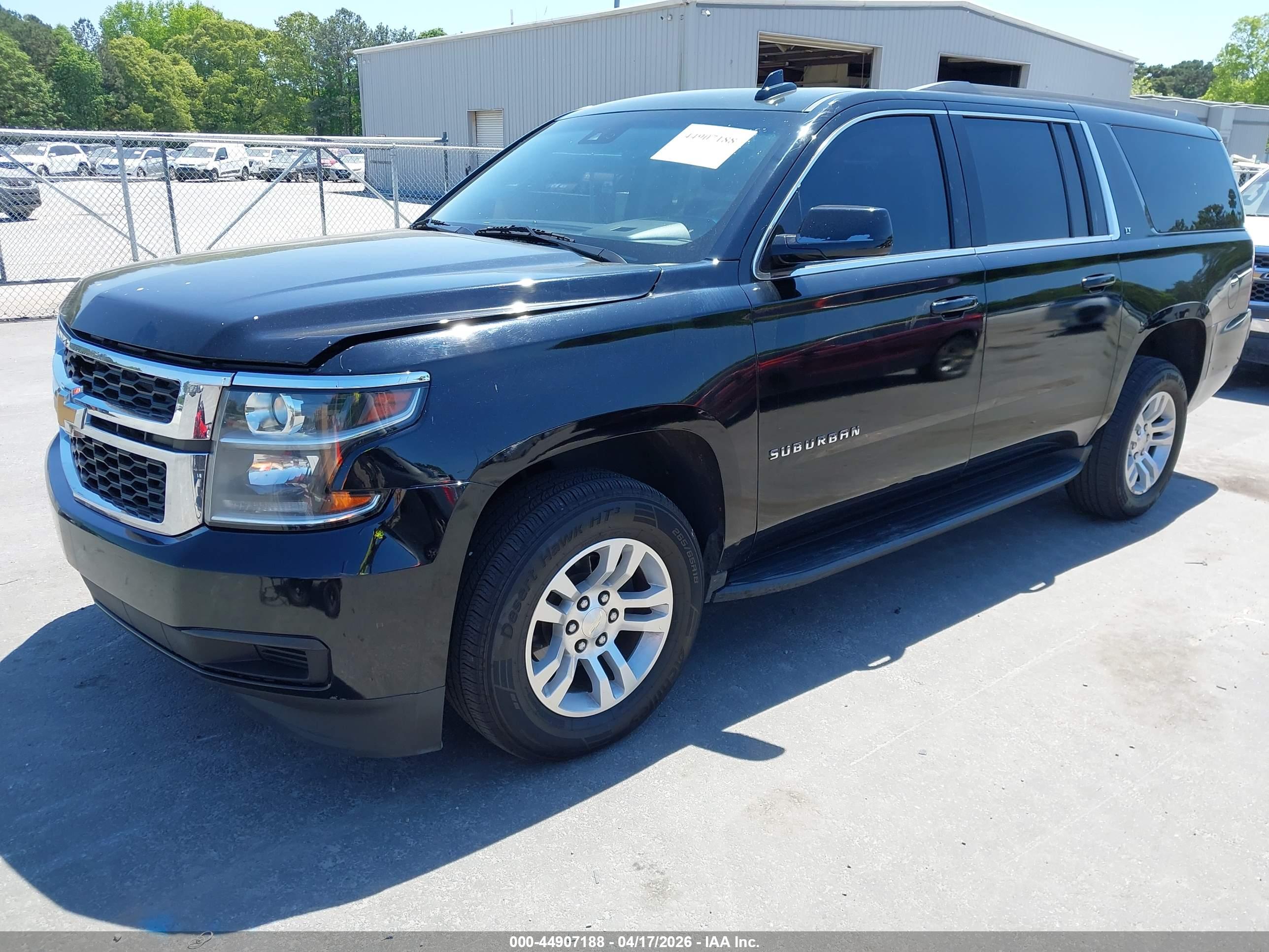 CHEVROLET SUBURBAN image 2