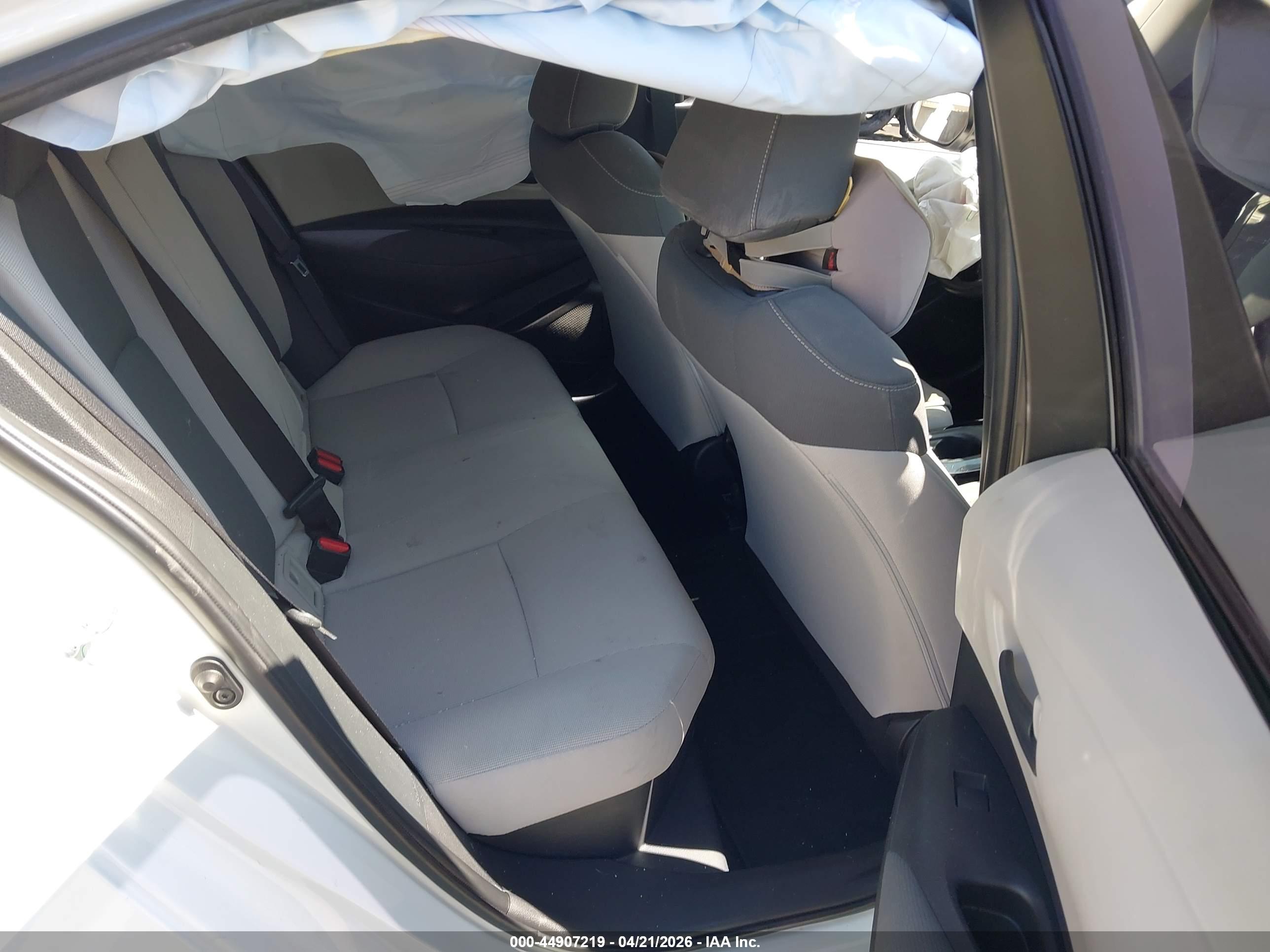 TOYOTA COROLLA image 8