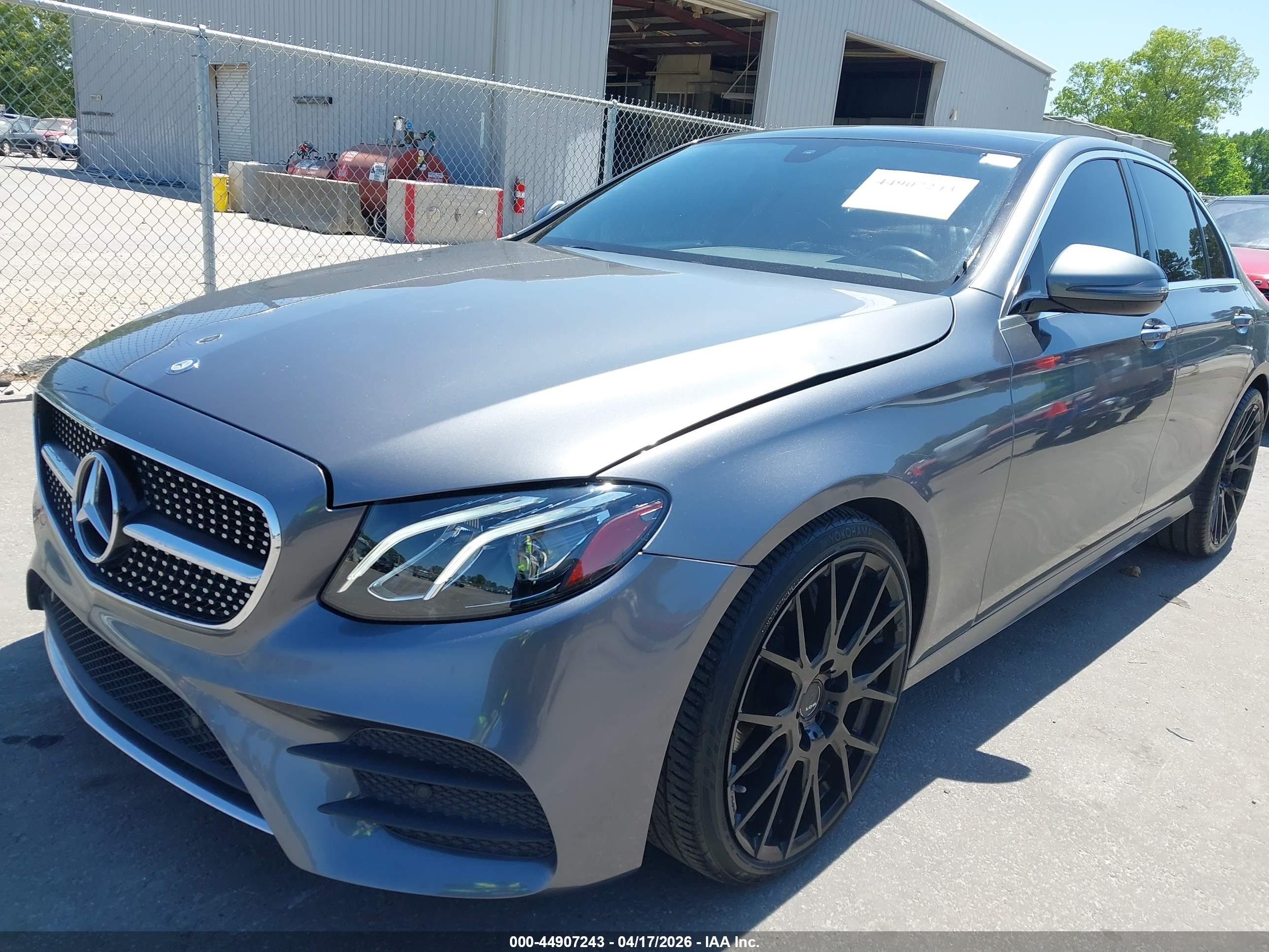 MERCEDES-BENZ E image 6