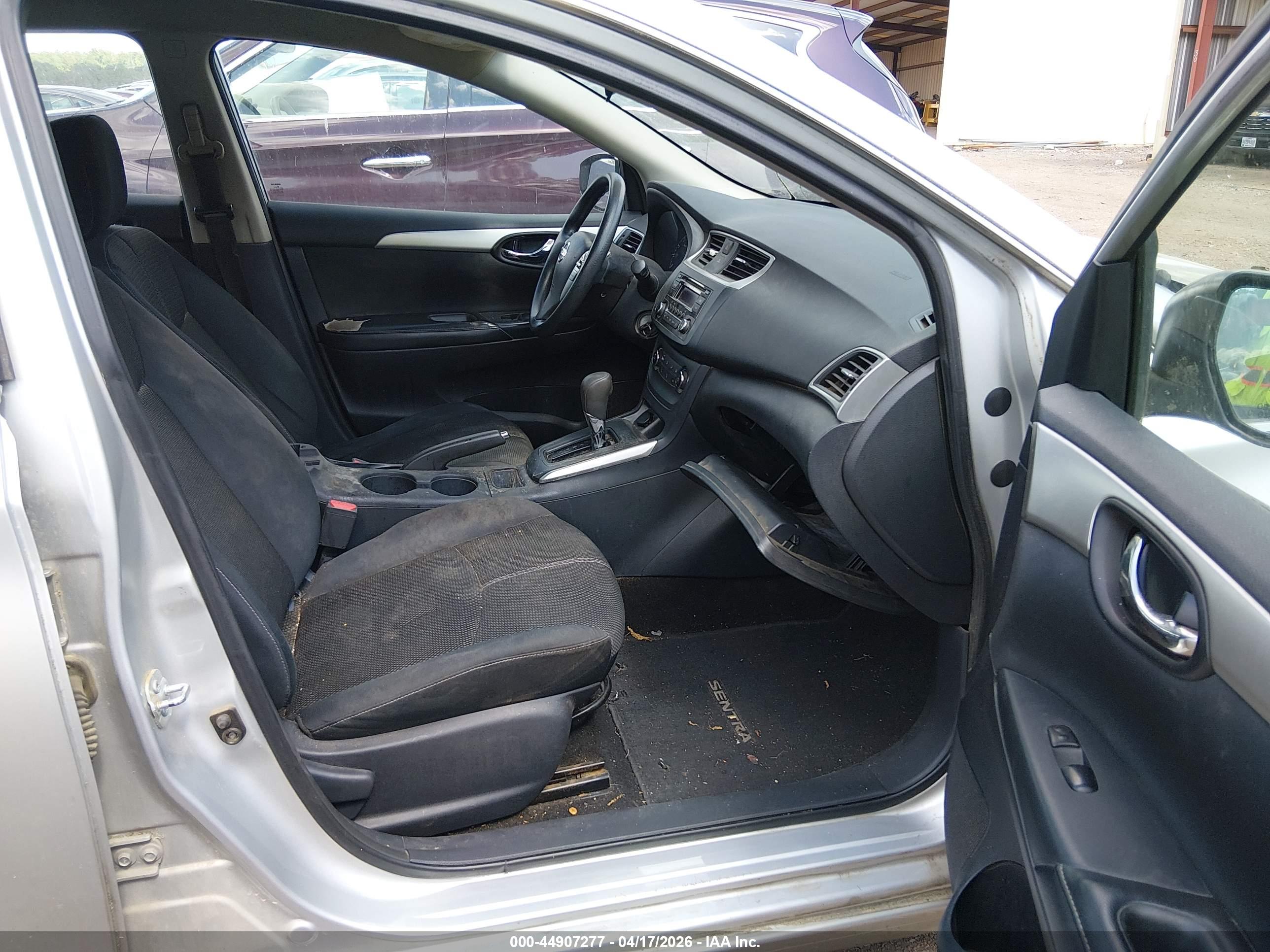 NISSAN SENTRA image 5