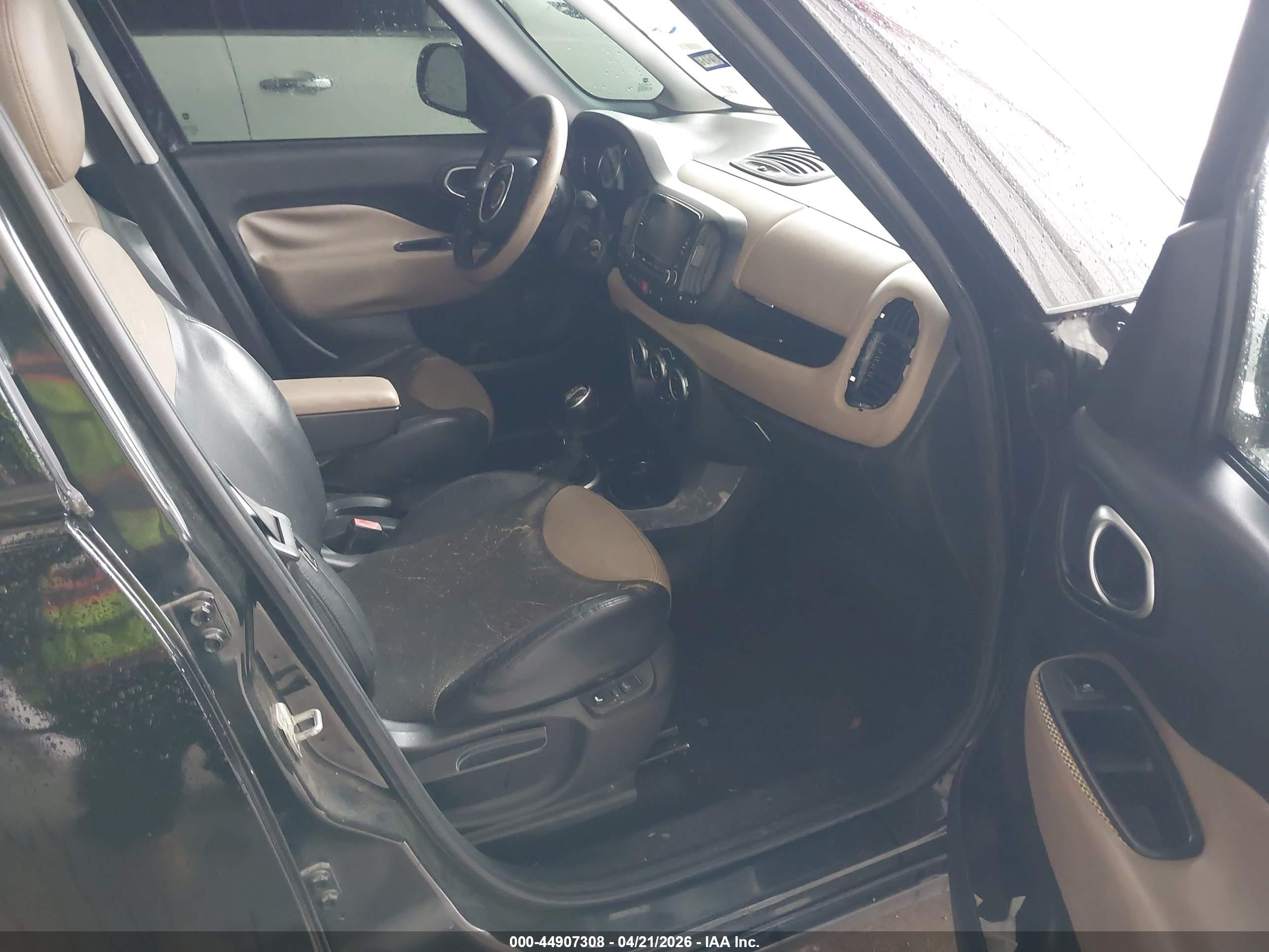 FIAT 500L image 5