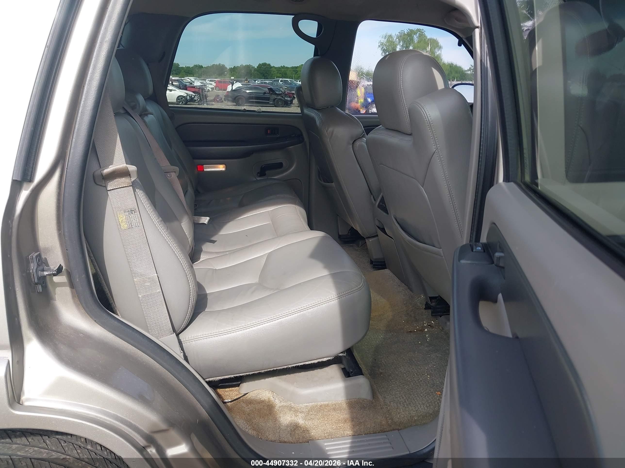 CHEVROLET TAHOE image 8