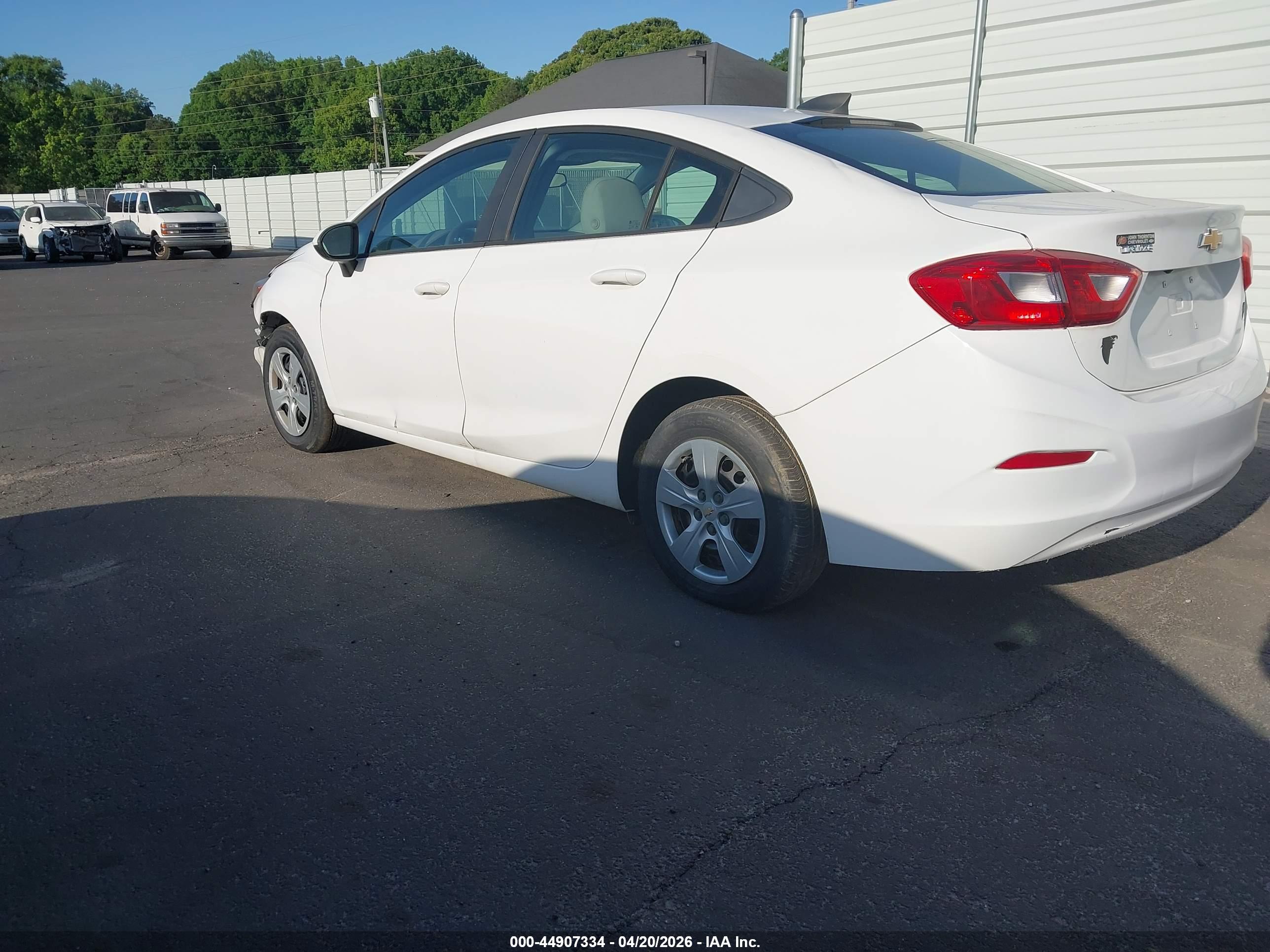 CHEVROLET CRUZE image 3