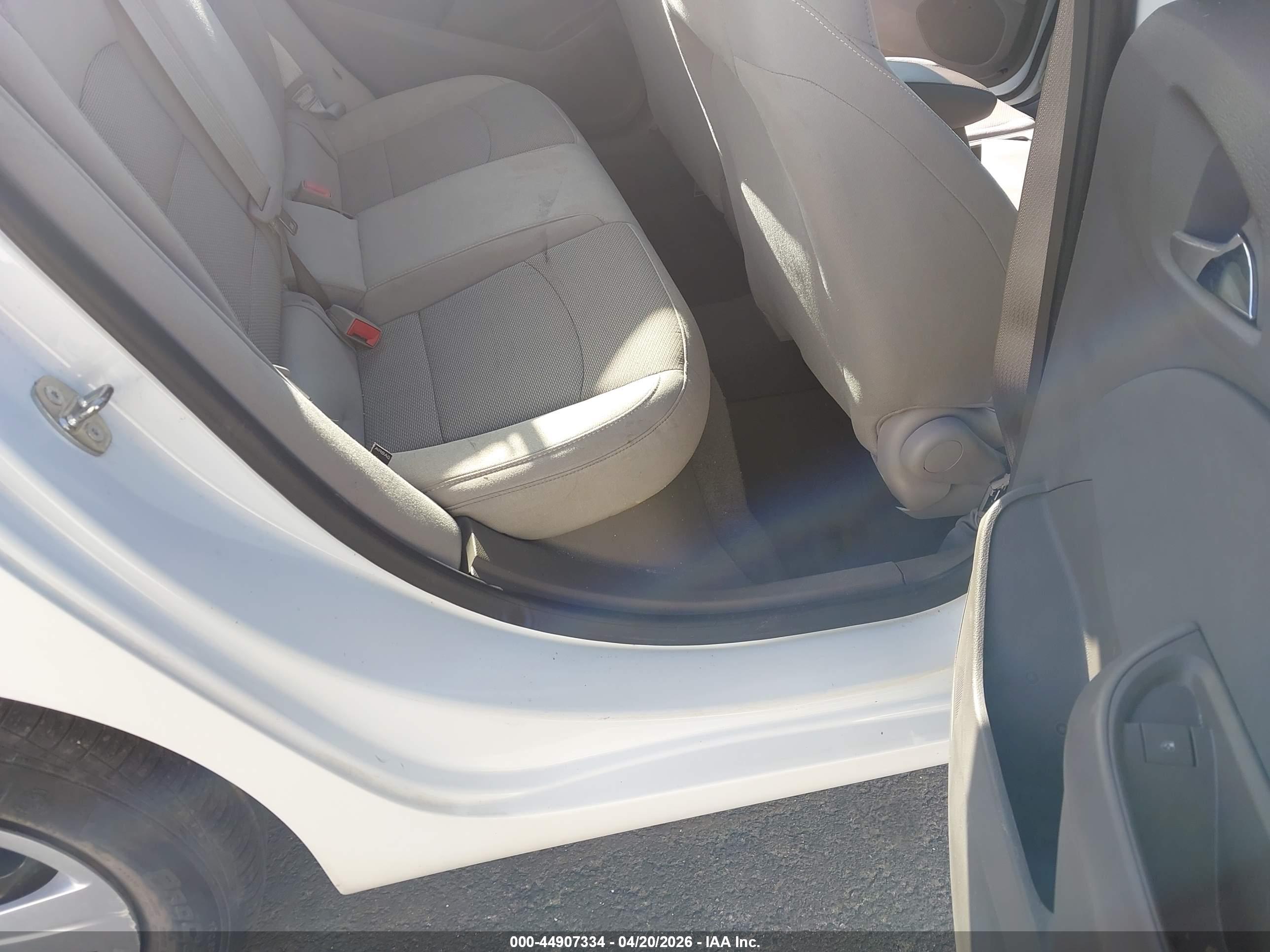 CHEVROLET CRUZE image 8