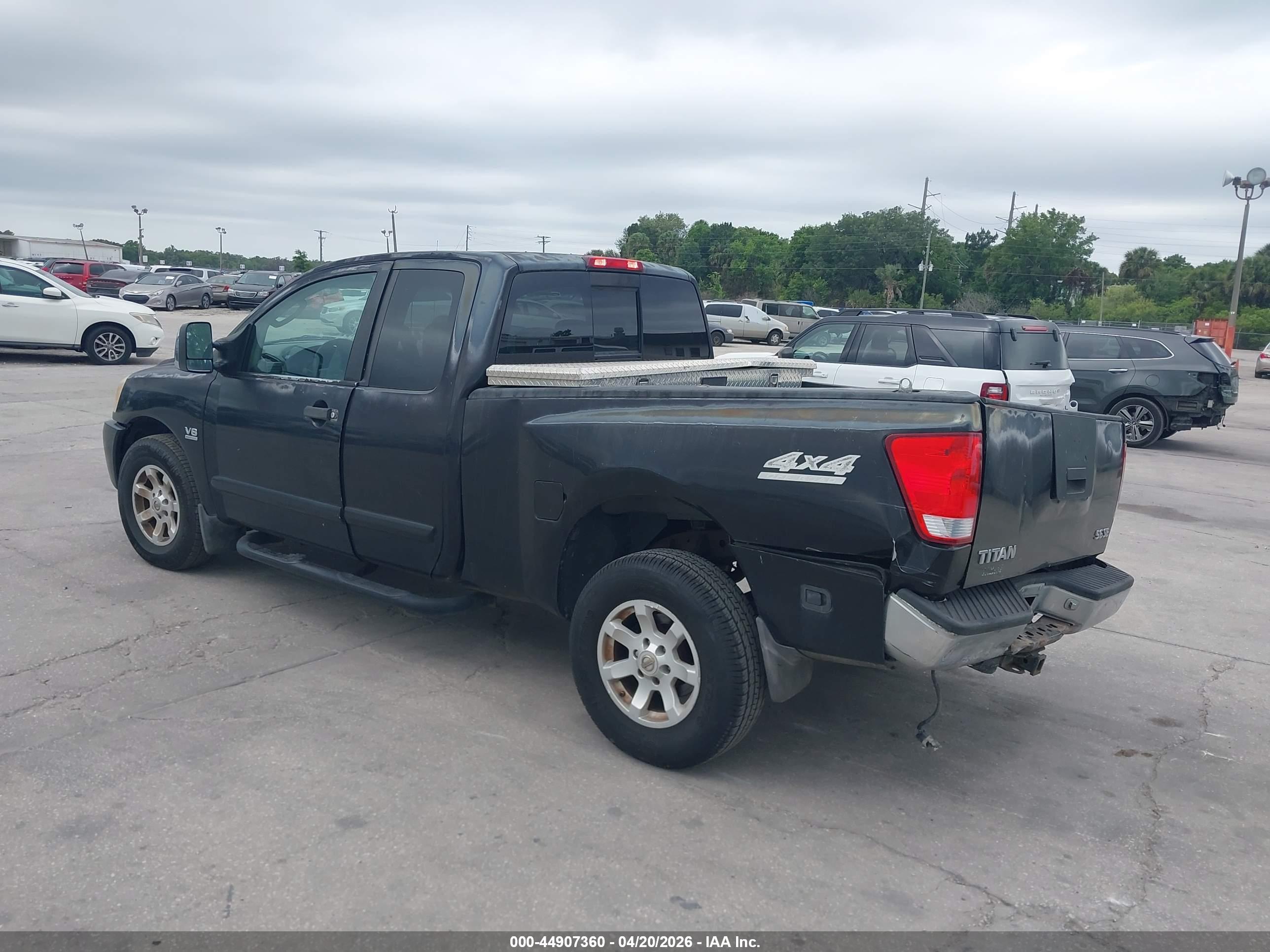 NISSAN TITAN image 3