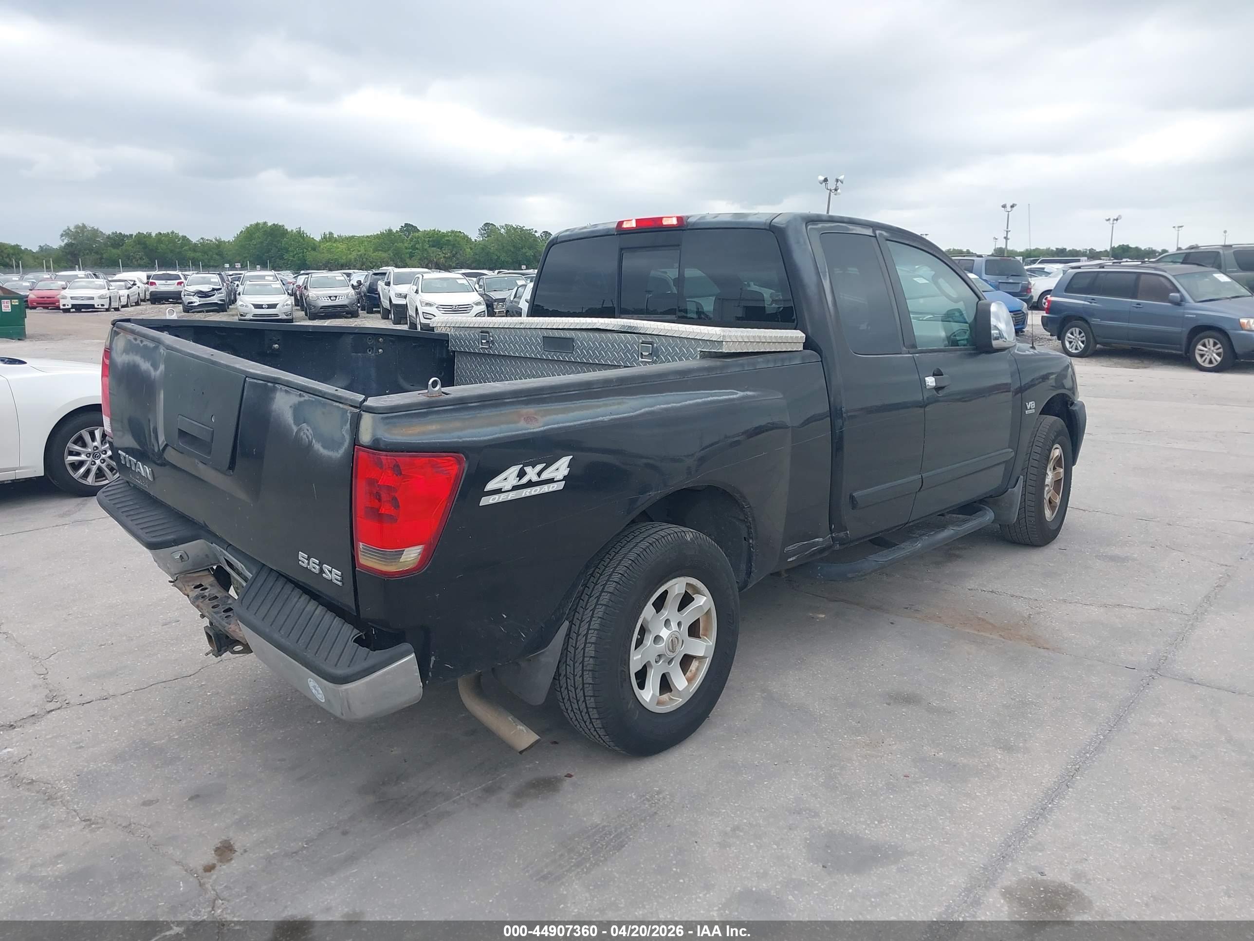 NISSAN TITAN image 4