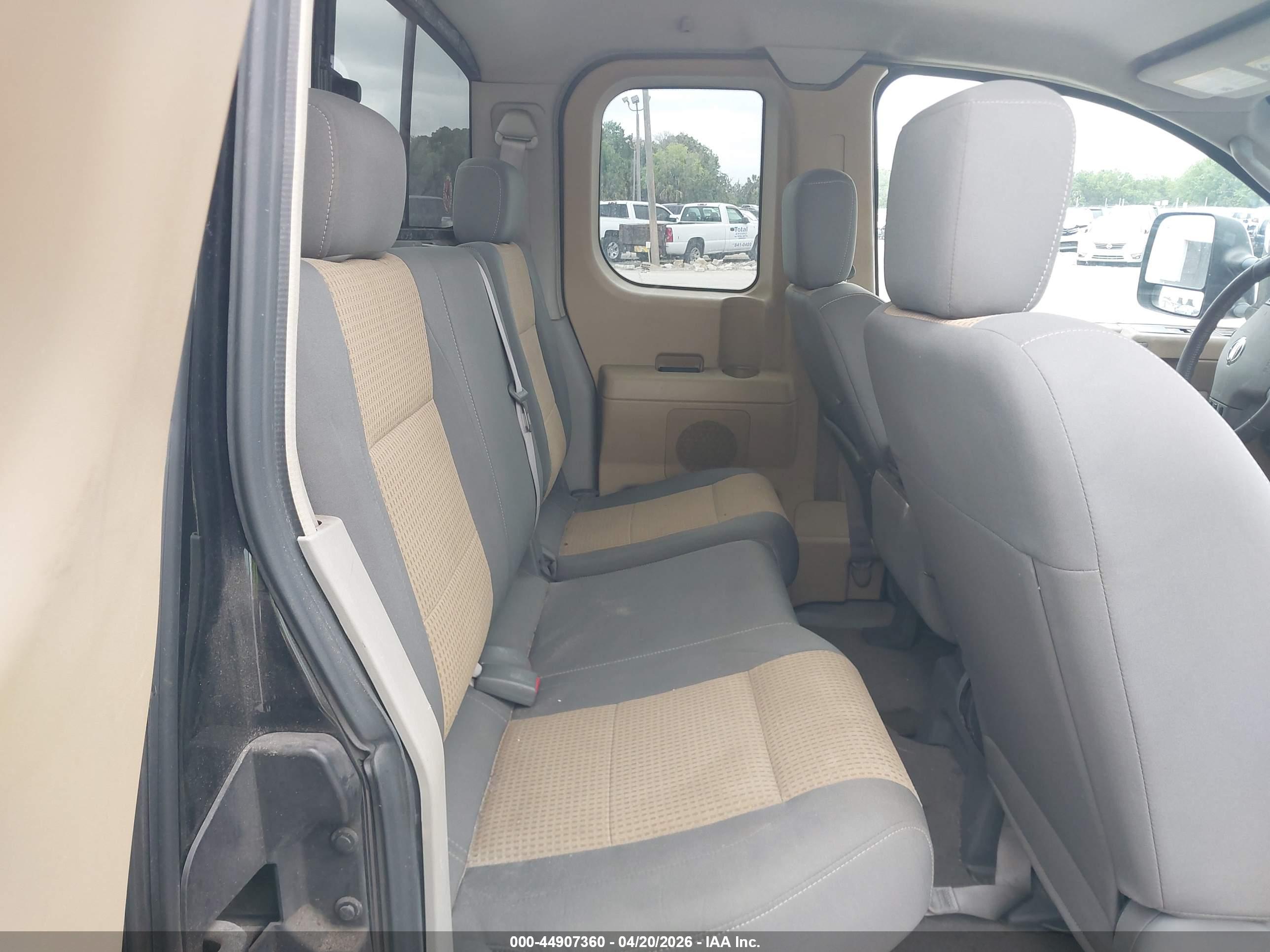 NISSAN TITAN image 8