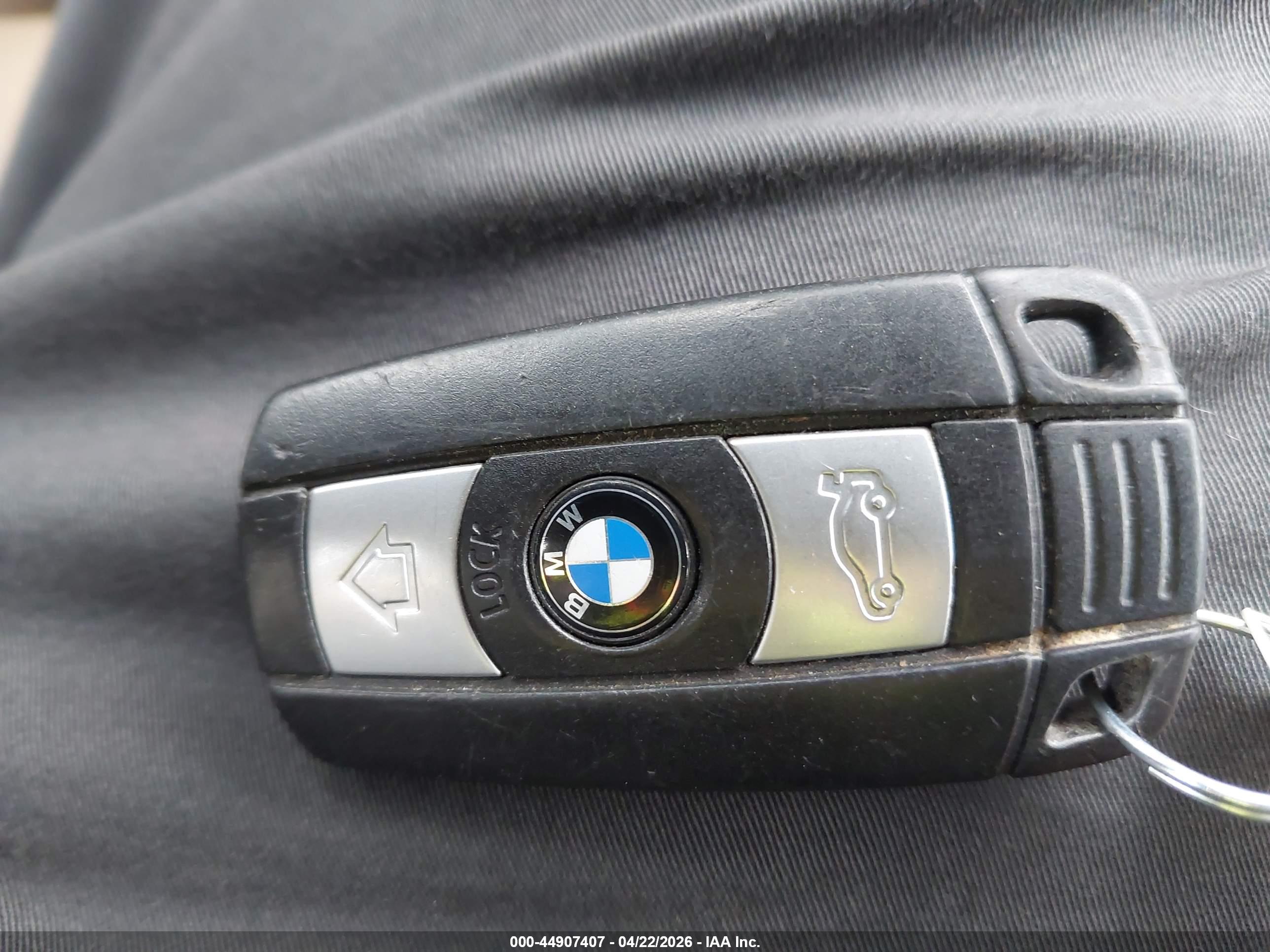BMW 328XI image 11