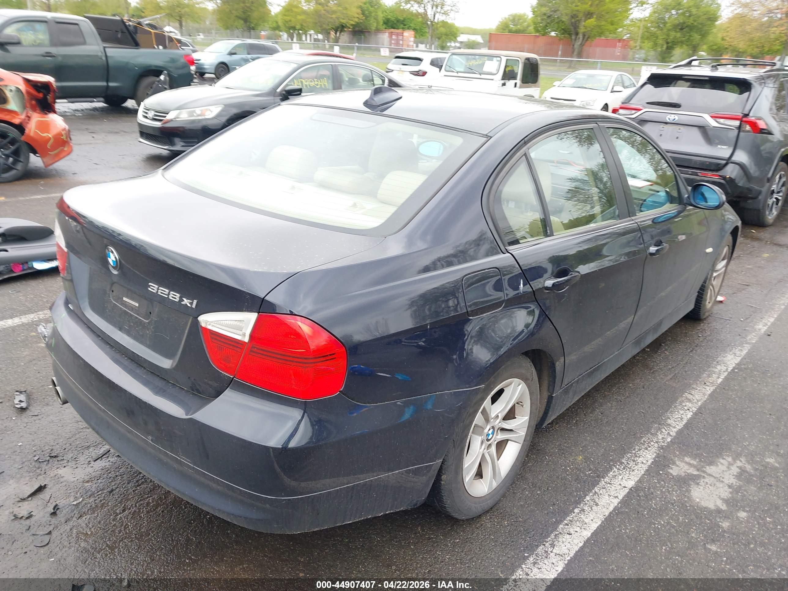 BMW 328XI image 4