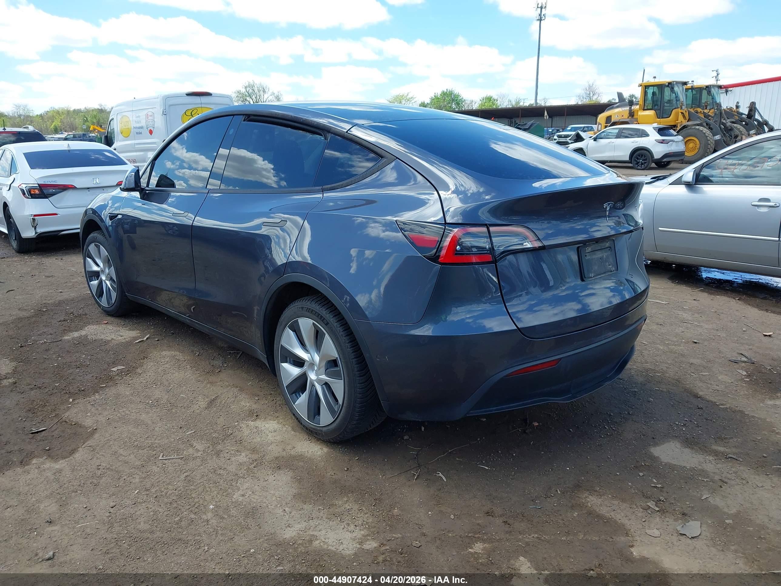 TESLA MODEL image 3