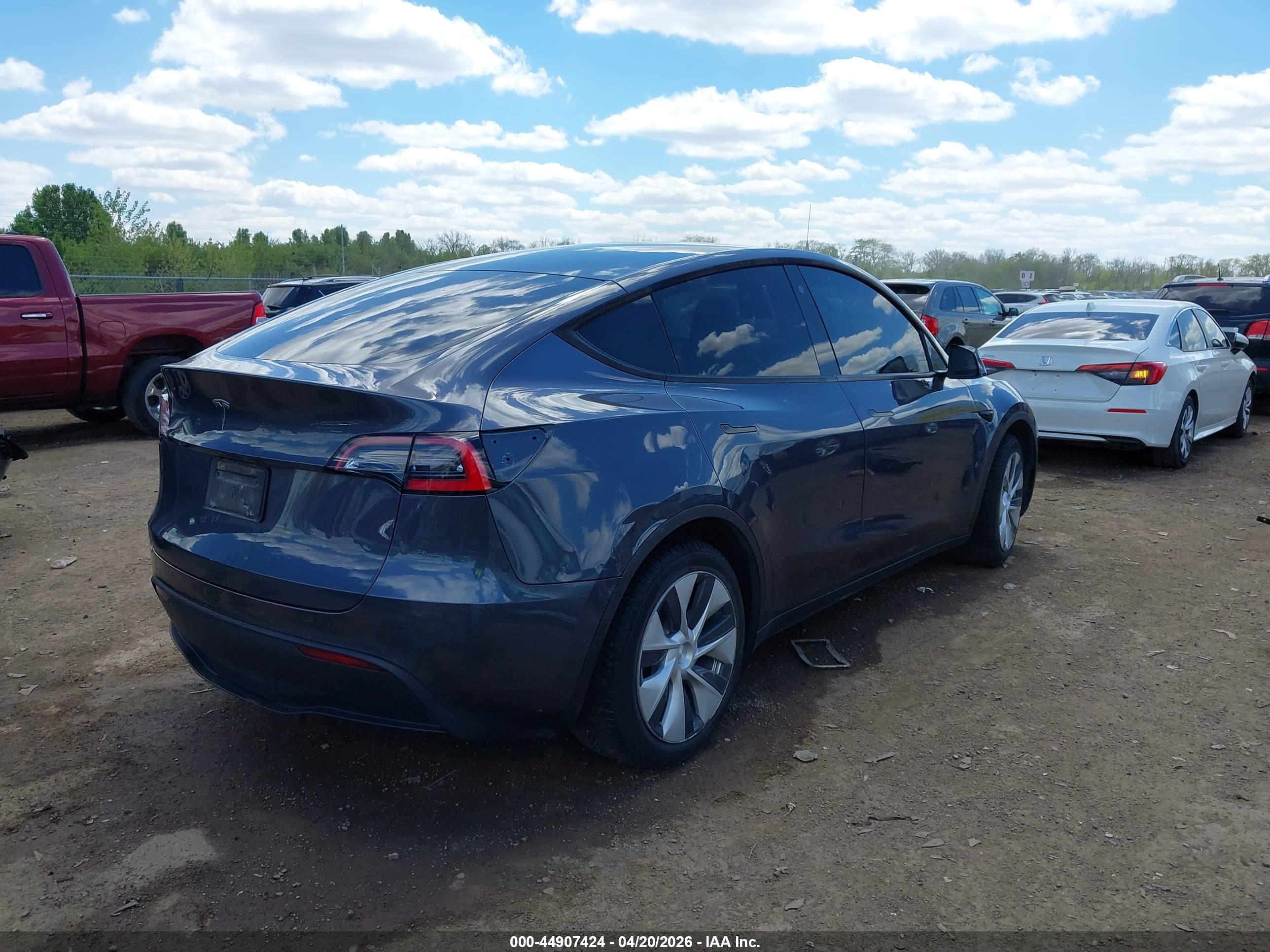 TESLA MODEL image 4