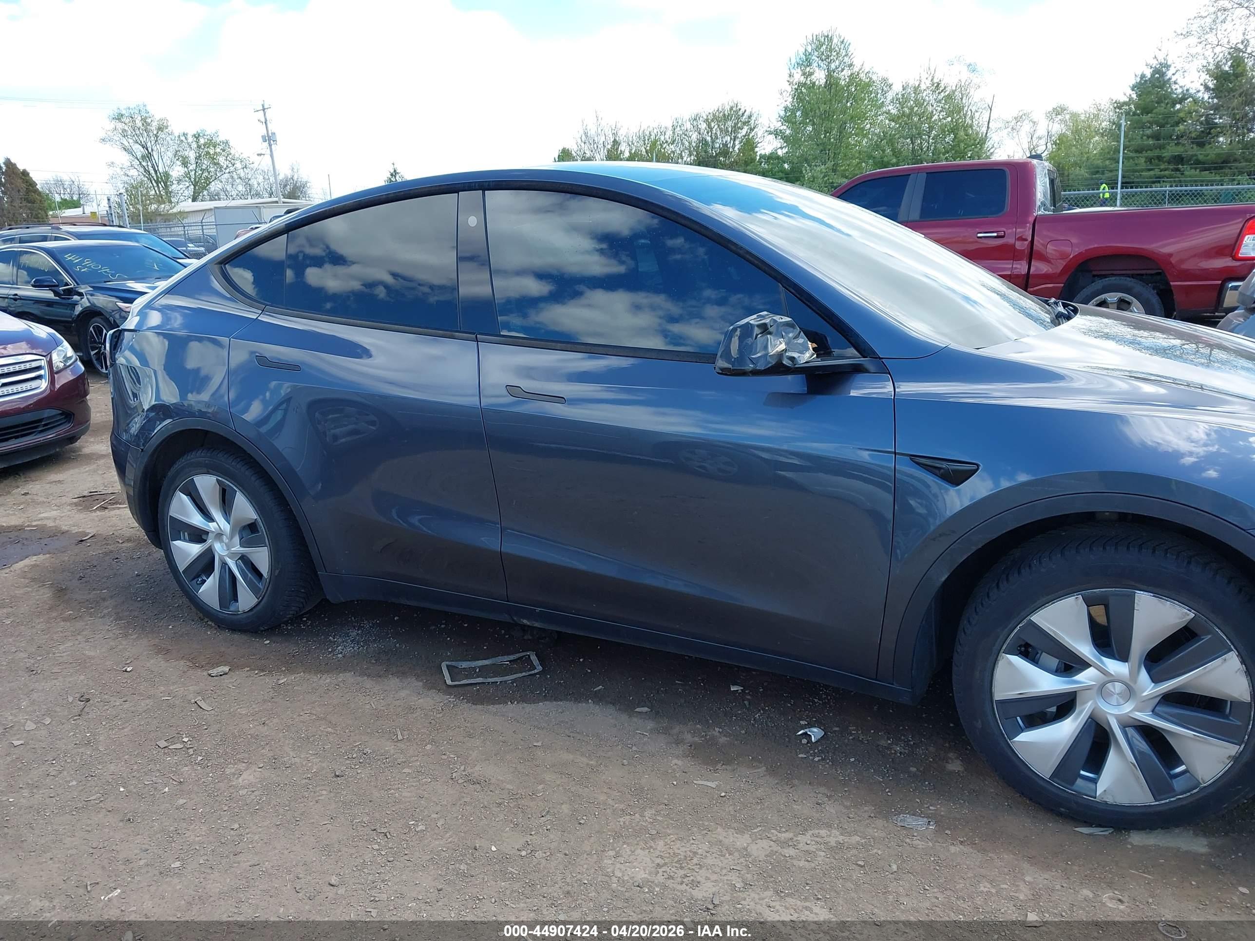 TESLA MODEL image 6