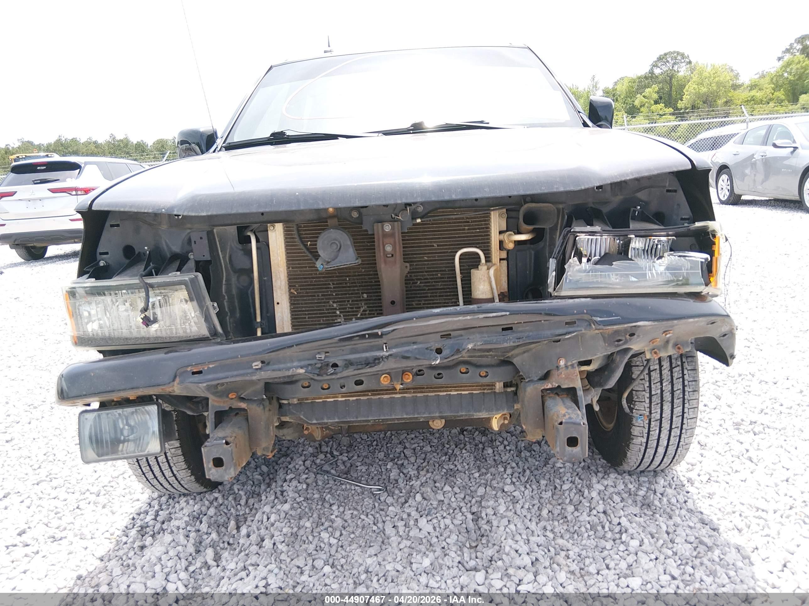 CHEVROLET COLORADO image 6