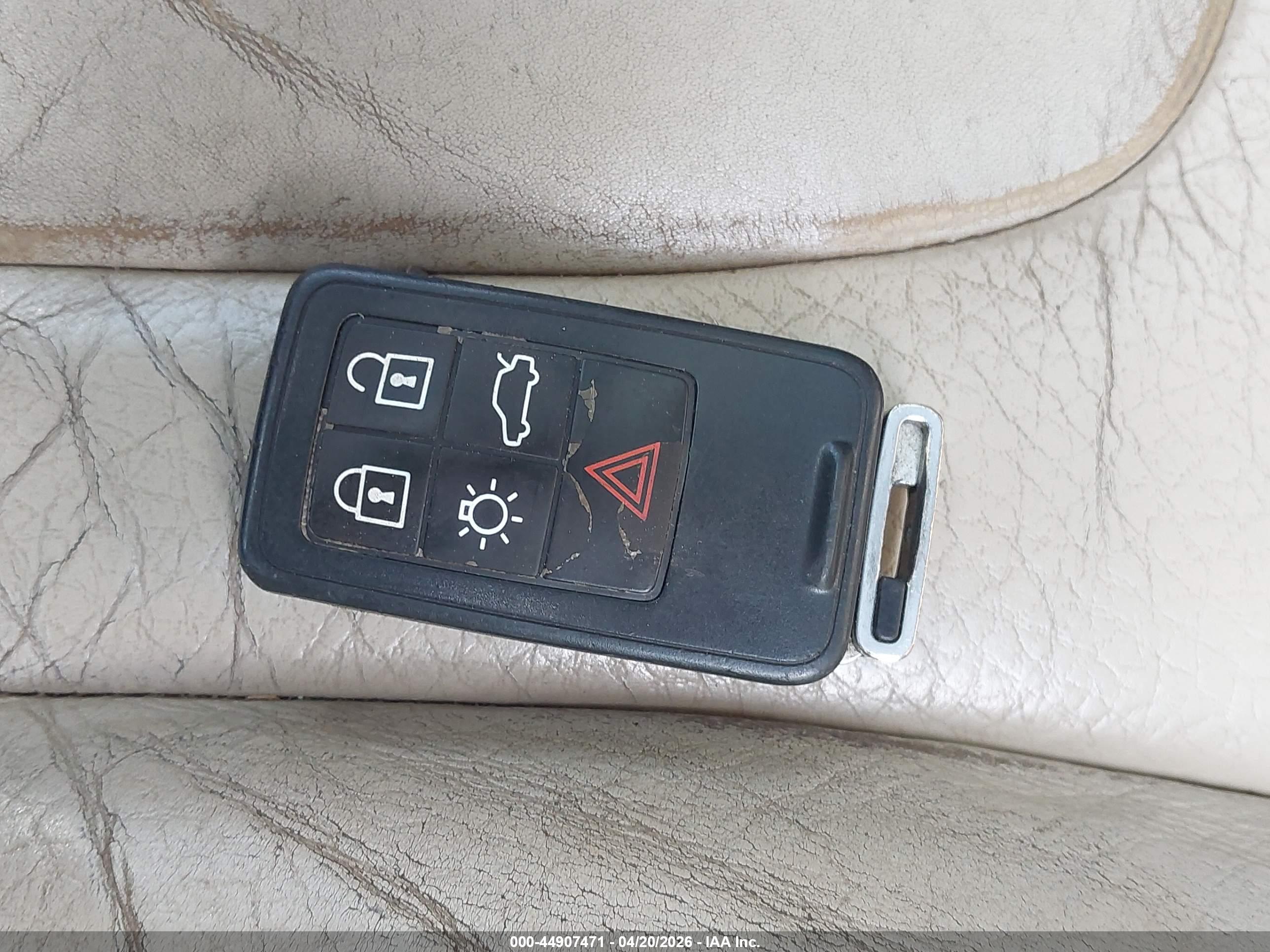 VOLVO S60 image 11