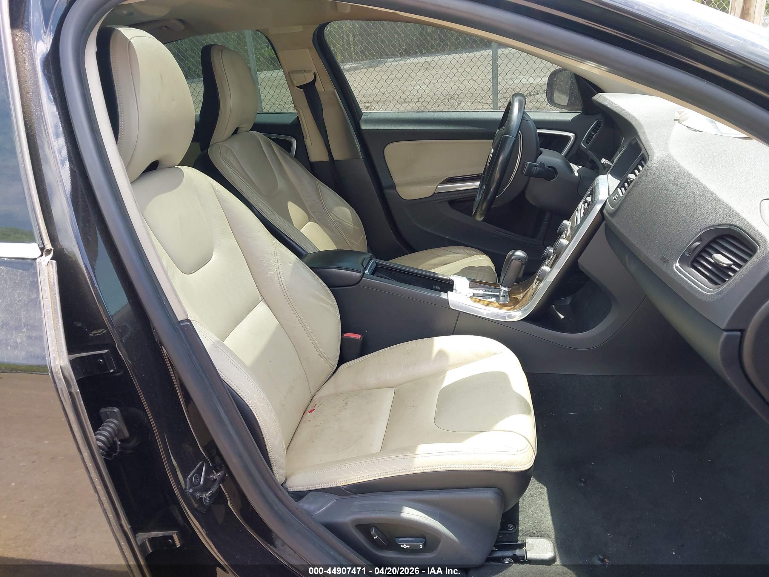 VOLVO S60 image 5