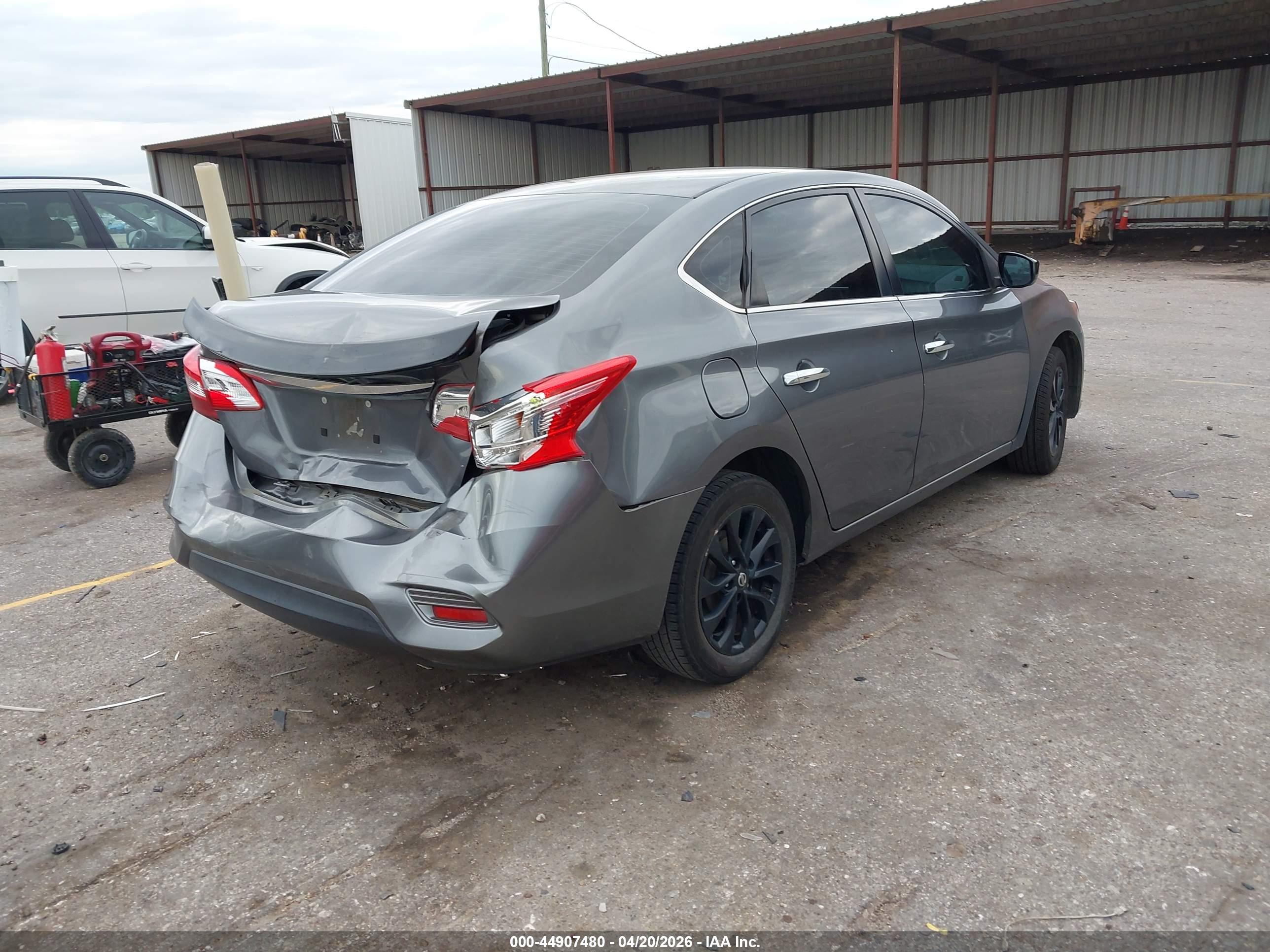 NISSAN SENTRA image 4