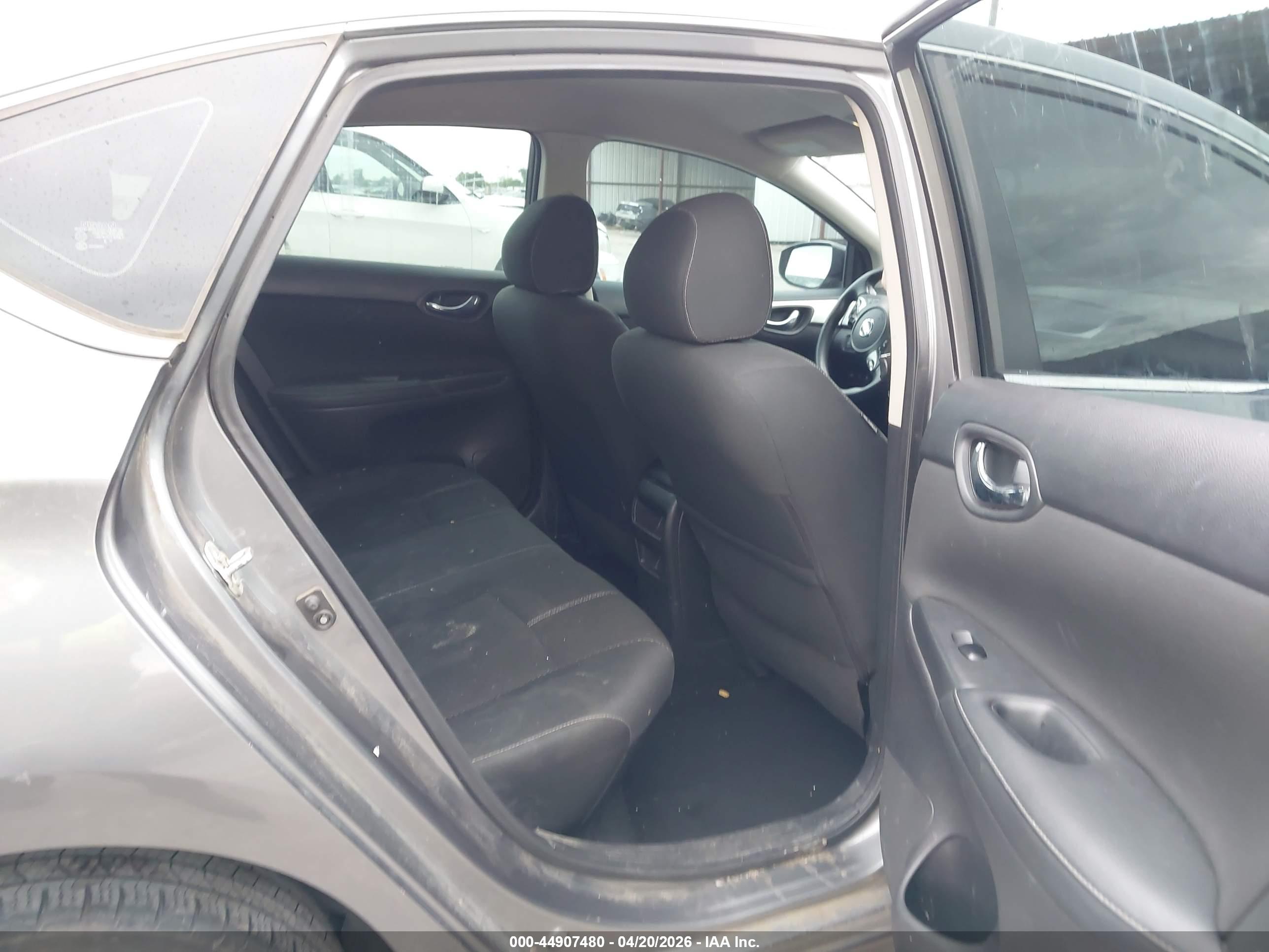 NISSAN SENTRA image 8