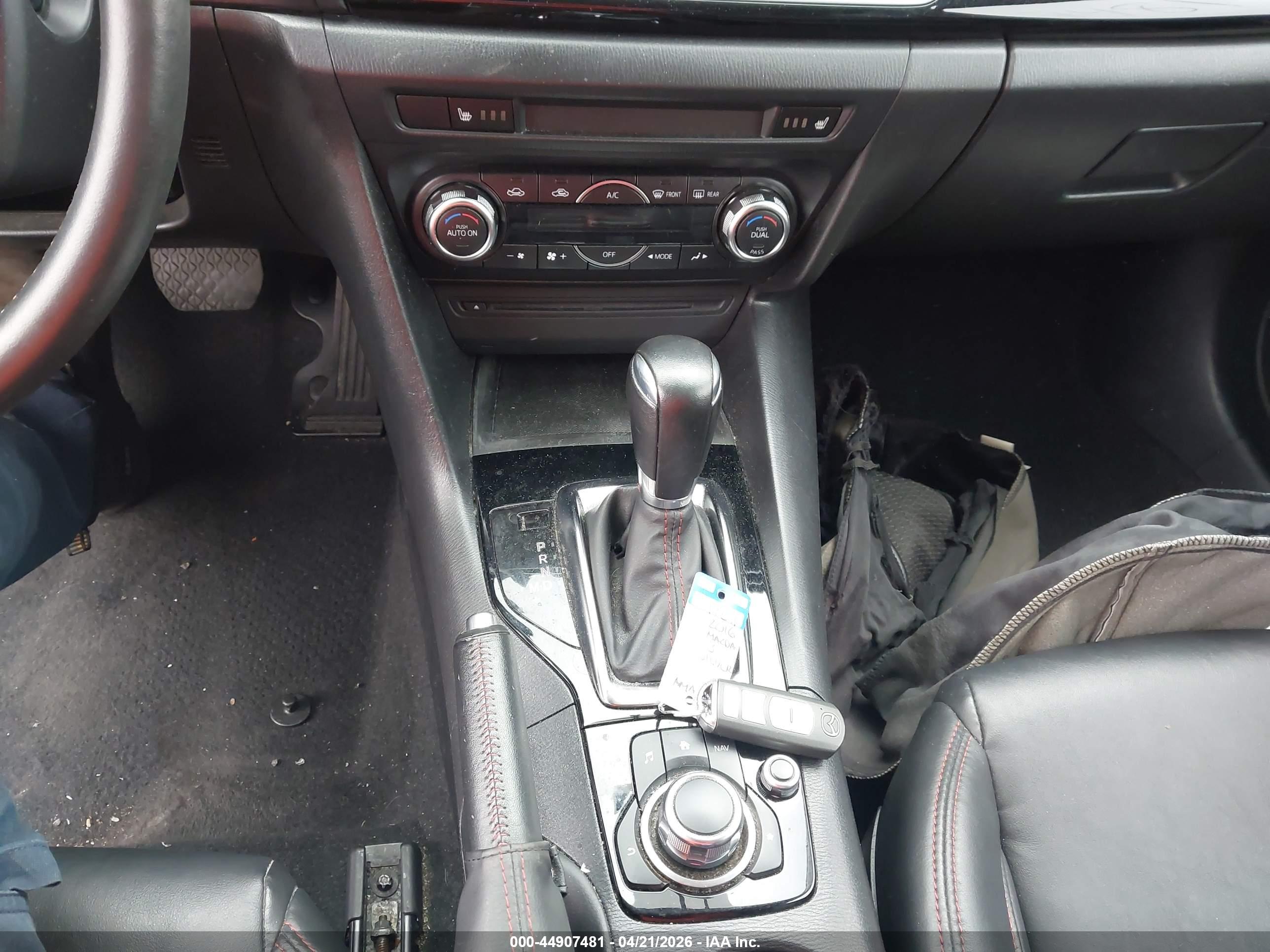 MAZDA MAZDA3 image 11