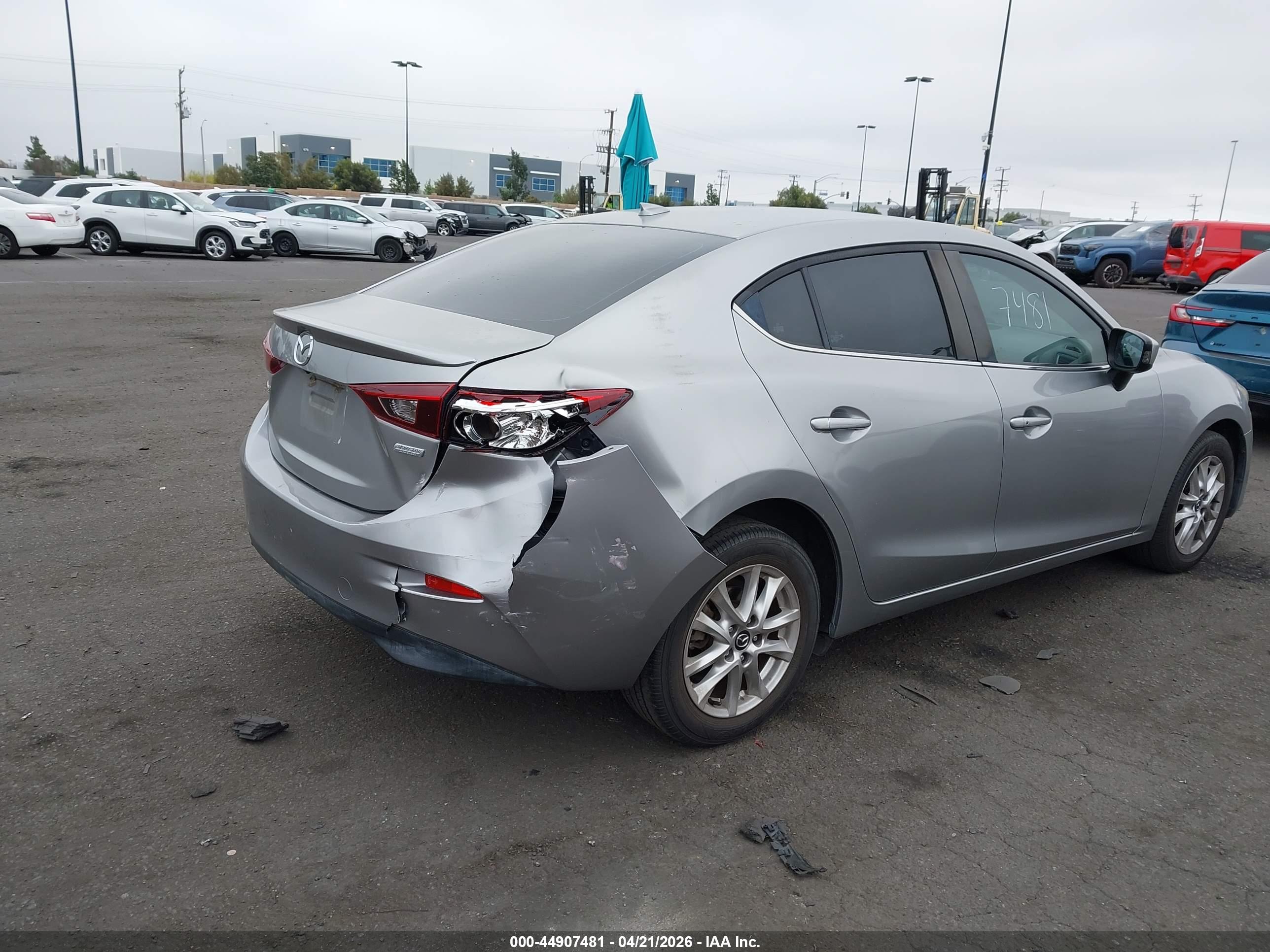 MAZDA MAZDA3 image 4