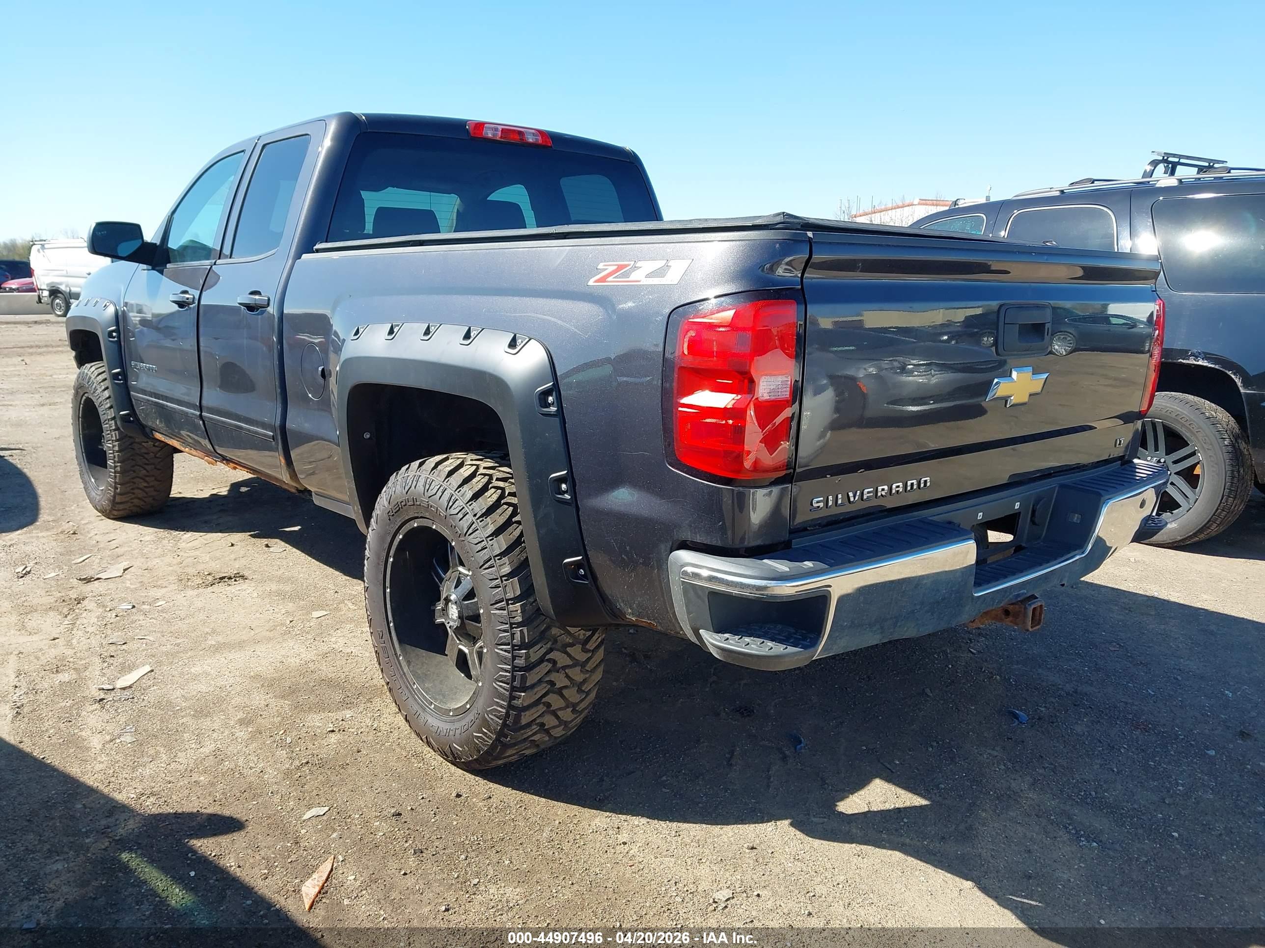 CHEVROLET SILVERADO image 3