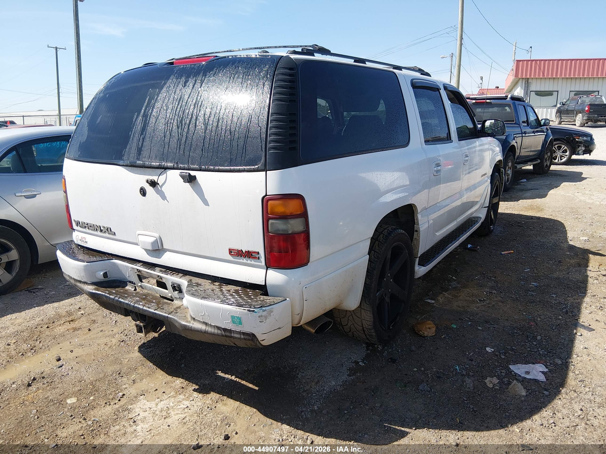 GMC YUKON image 4
