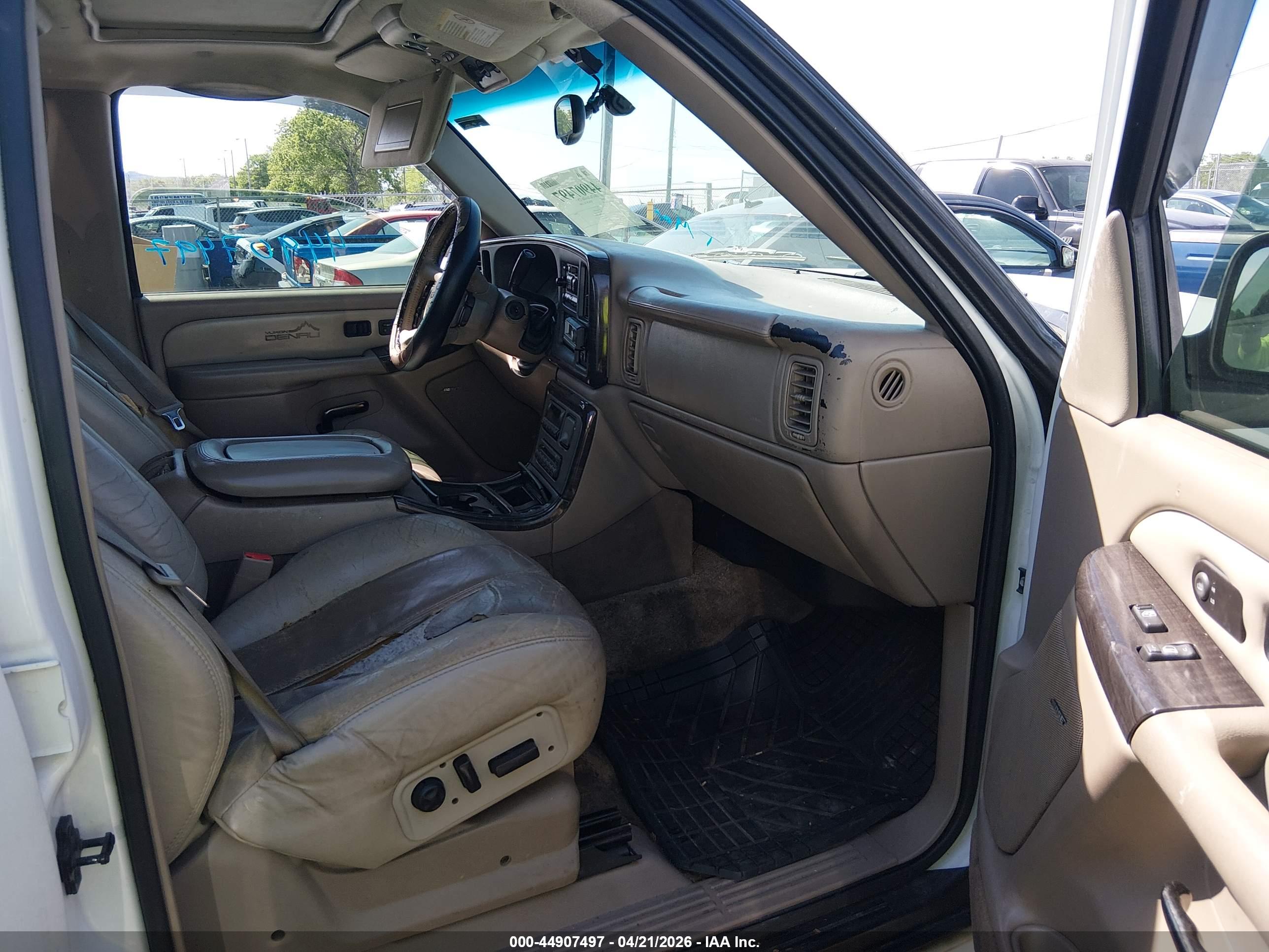 GMC YUKON image 5