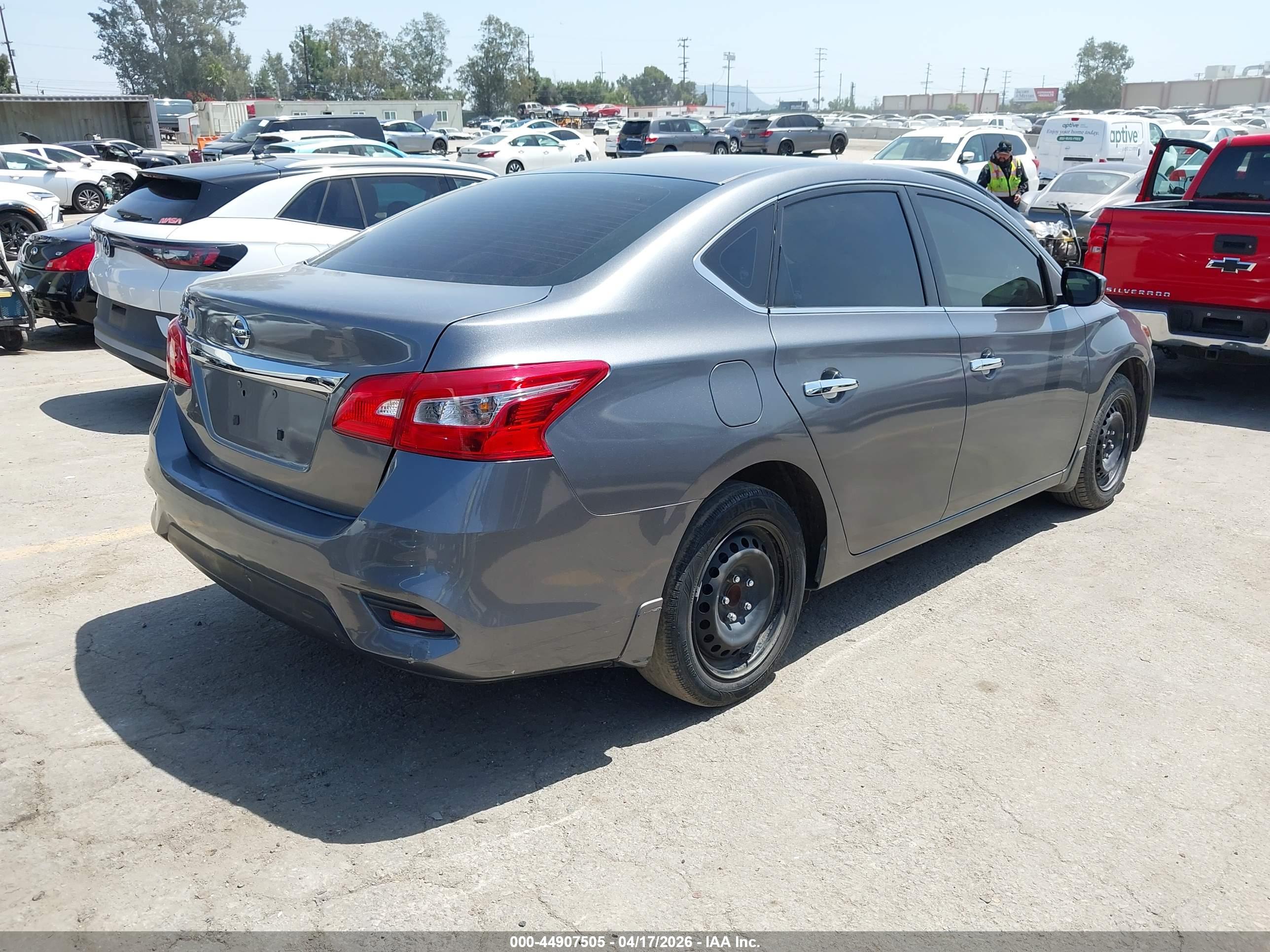 NISSAN SENTRA image 4