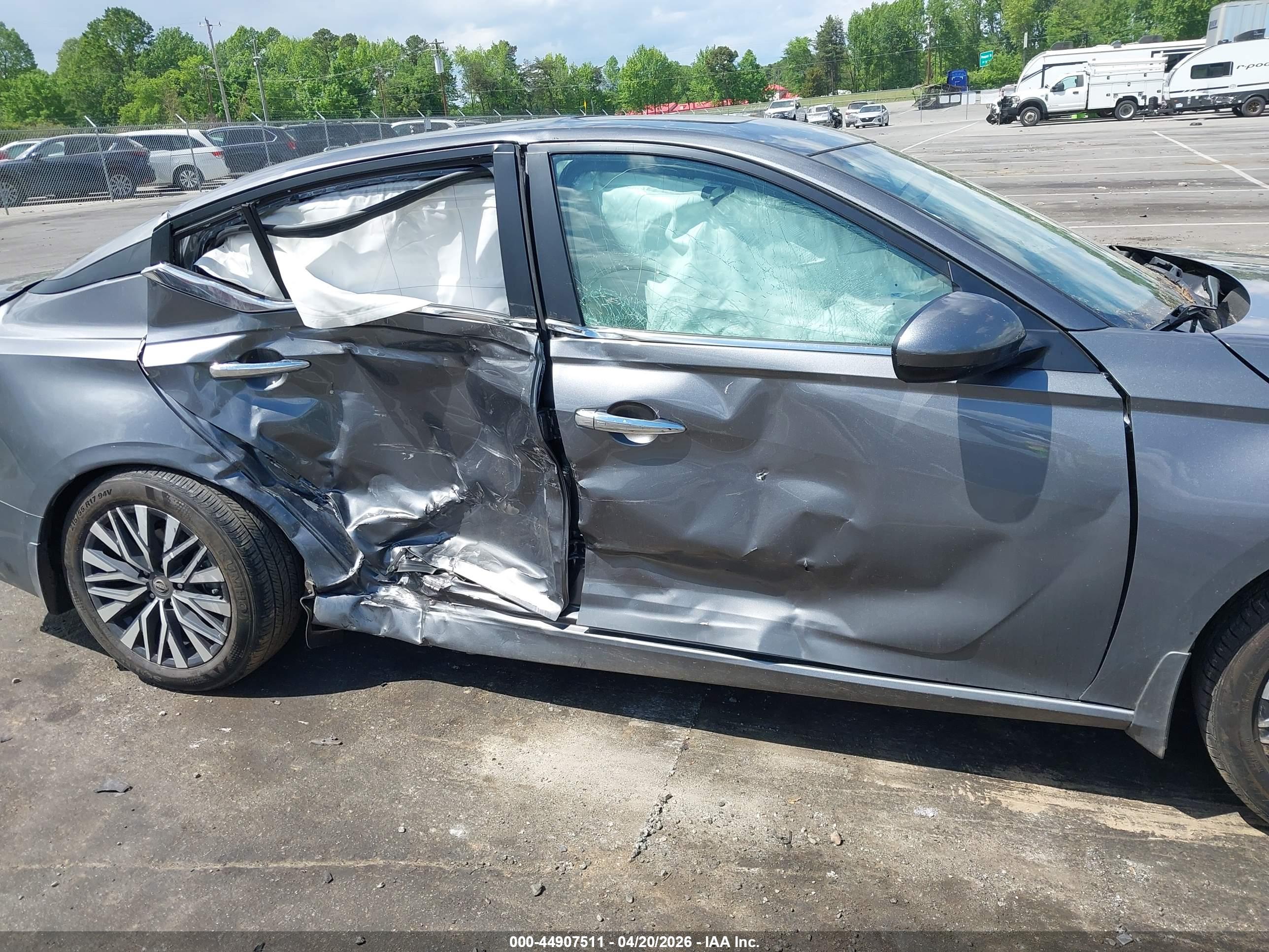 NISSAN ALTIMA image 6