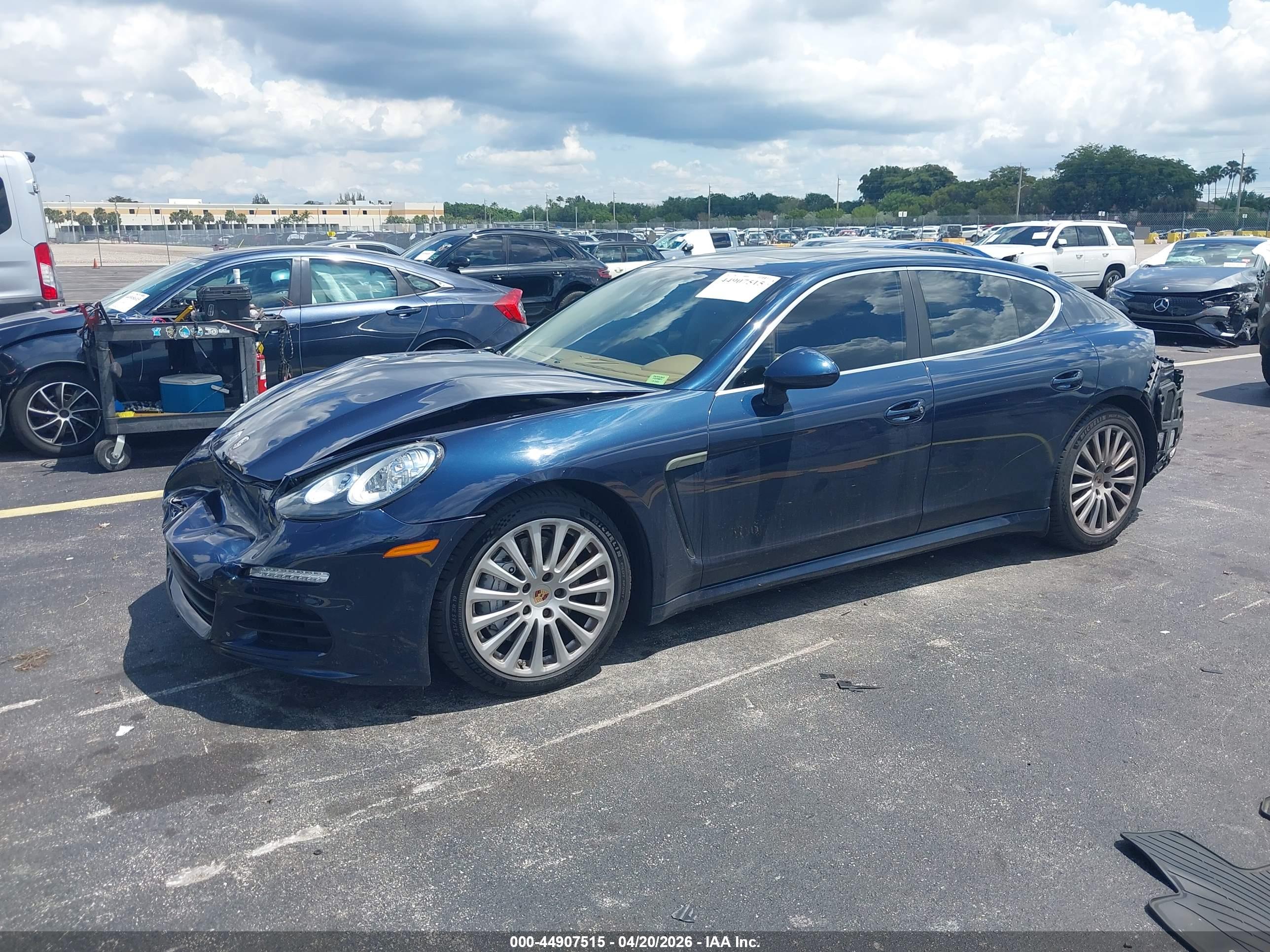 PORSCHE PANAMERA image 2