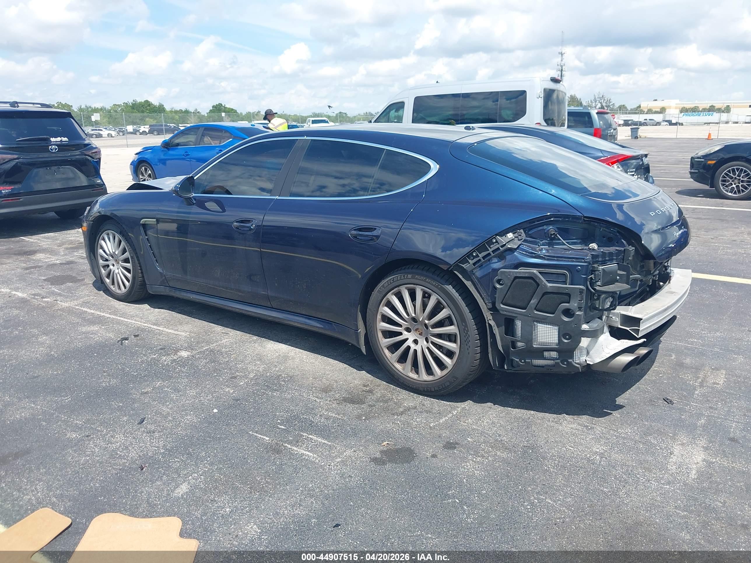 PORSCHE PANAMERA image 3