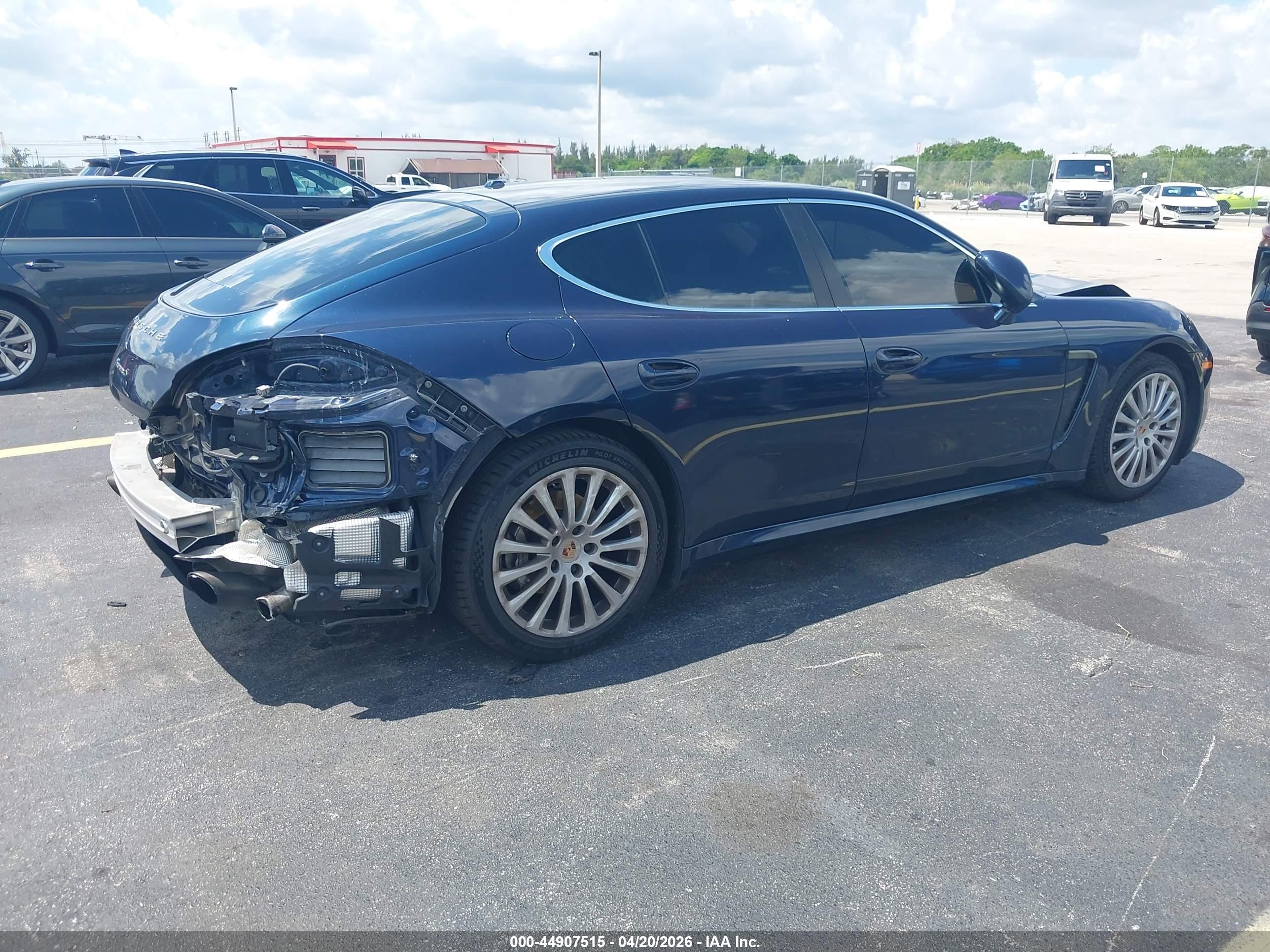 PORSCHE PANAMERA image 4