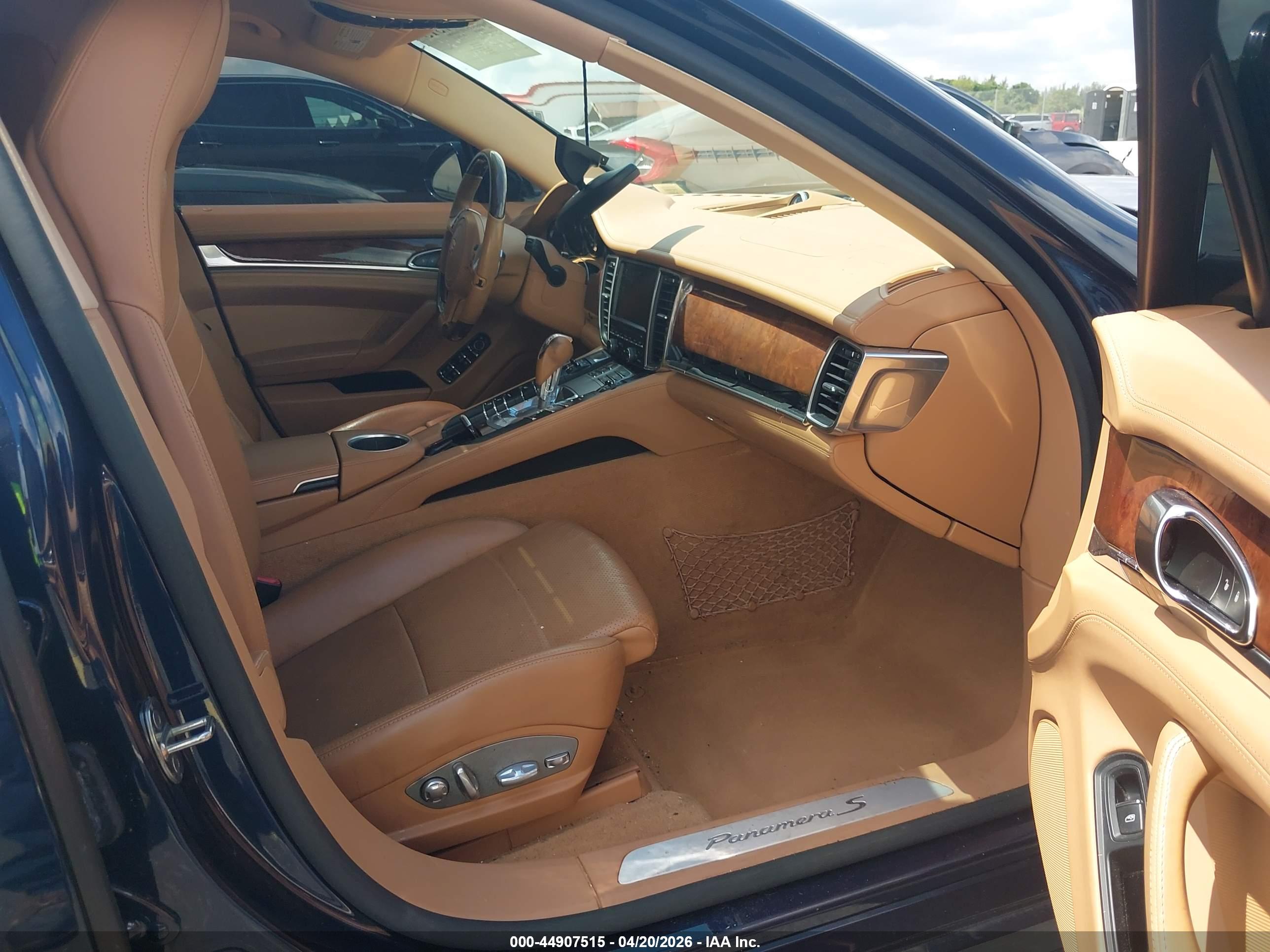 PORSCHE PANAMERA image 5