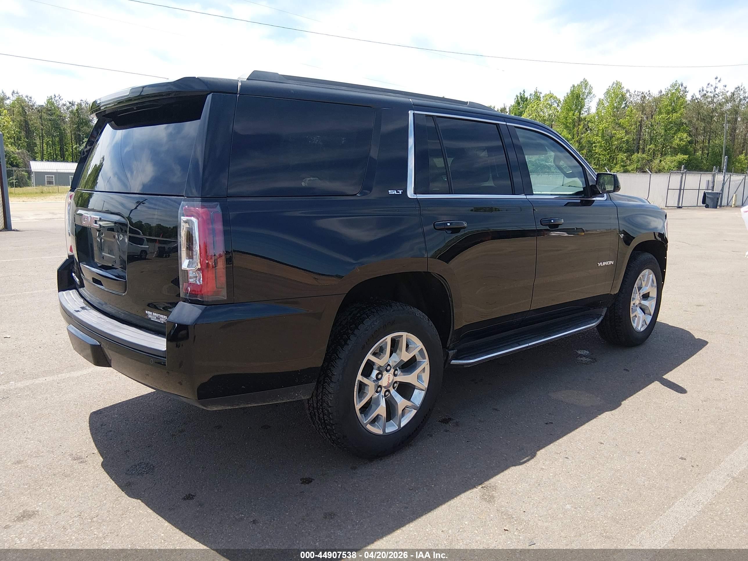 GMC YUKON image 4