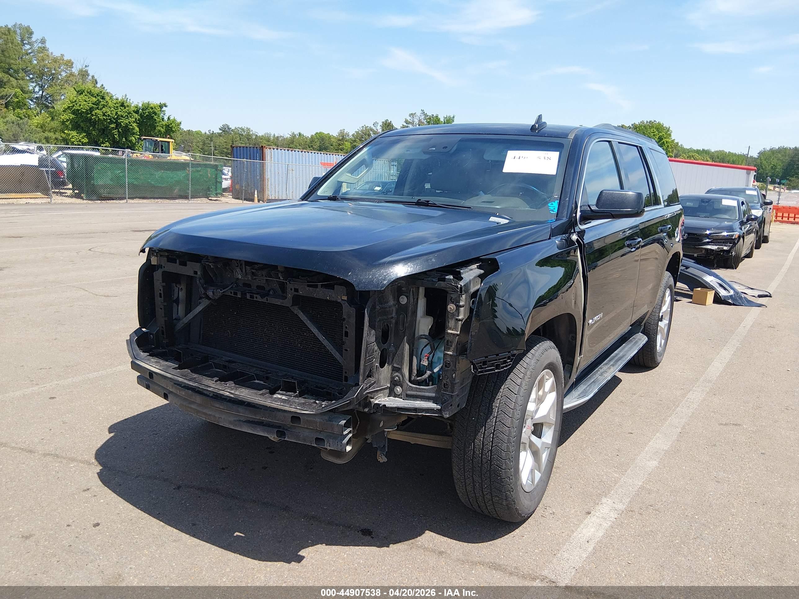 GMC YUKON image 6