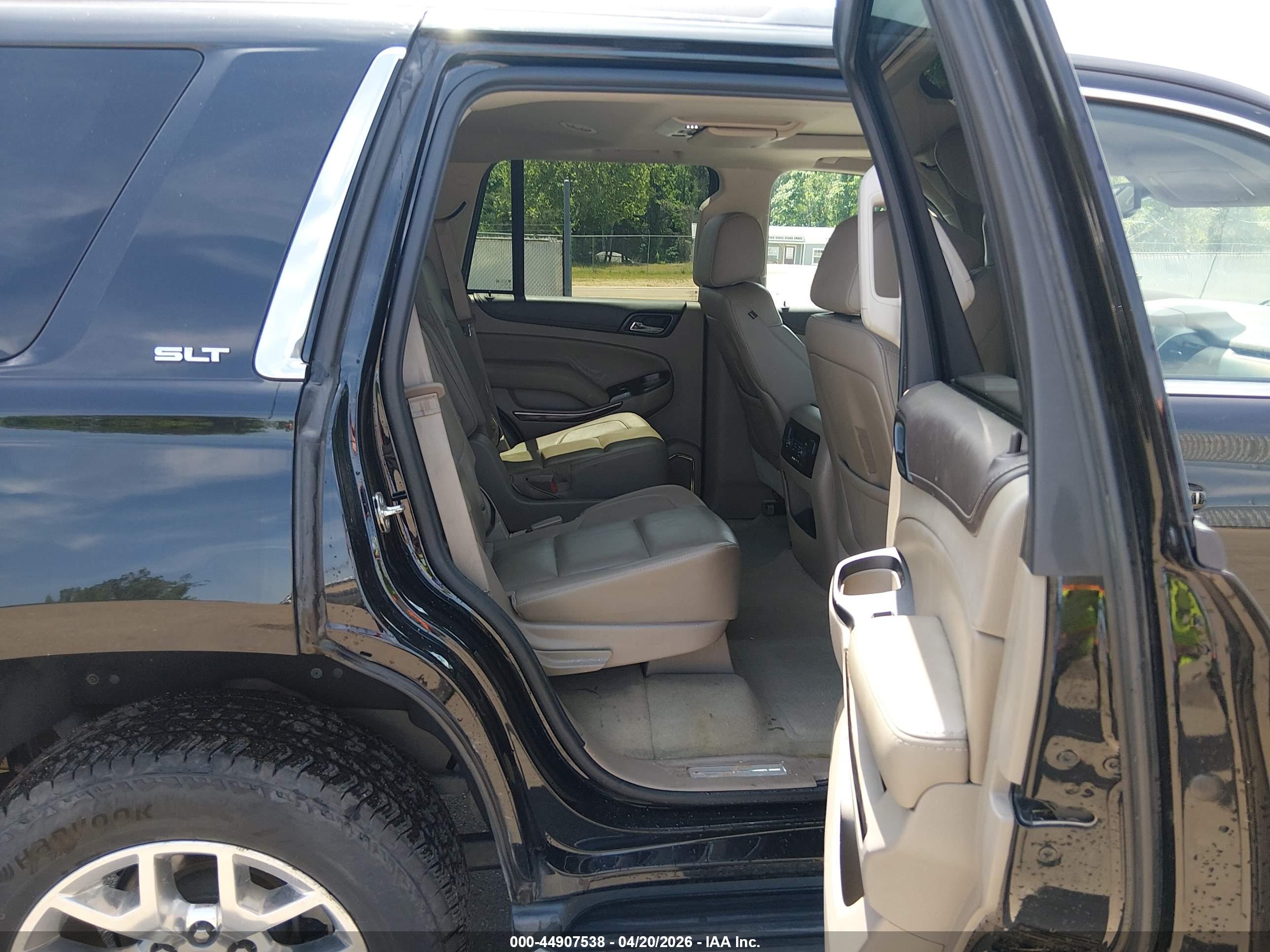 GMC YUKON image 8