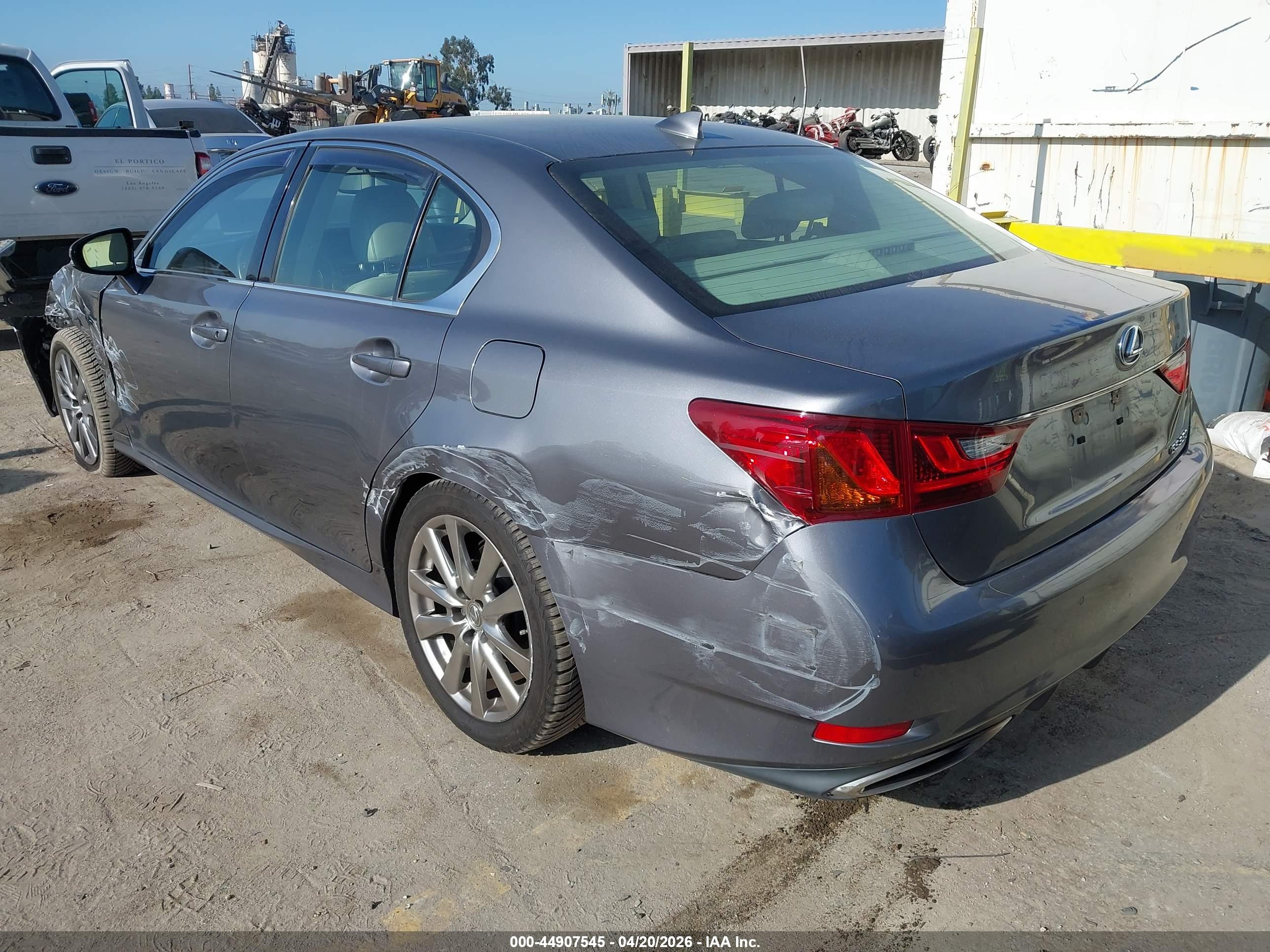 LEXUS GS image 3