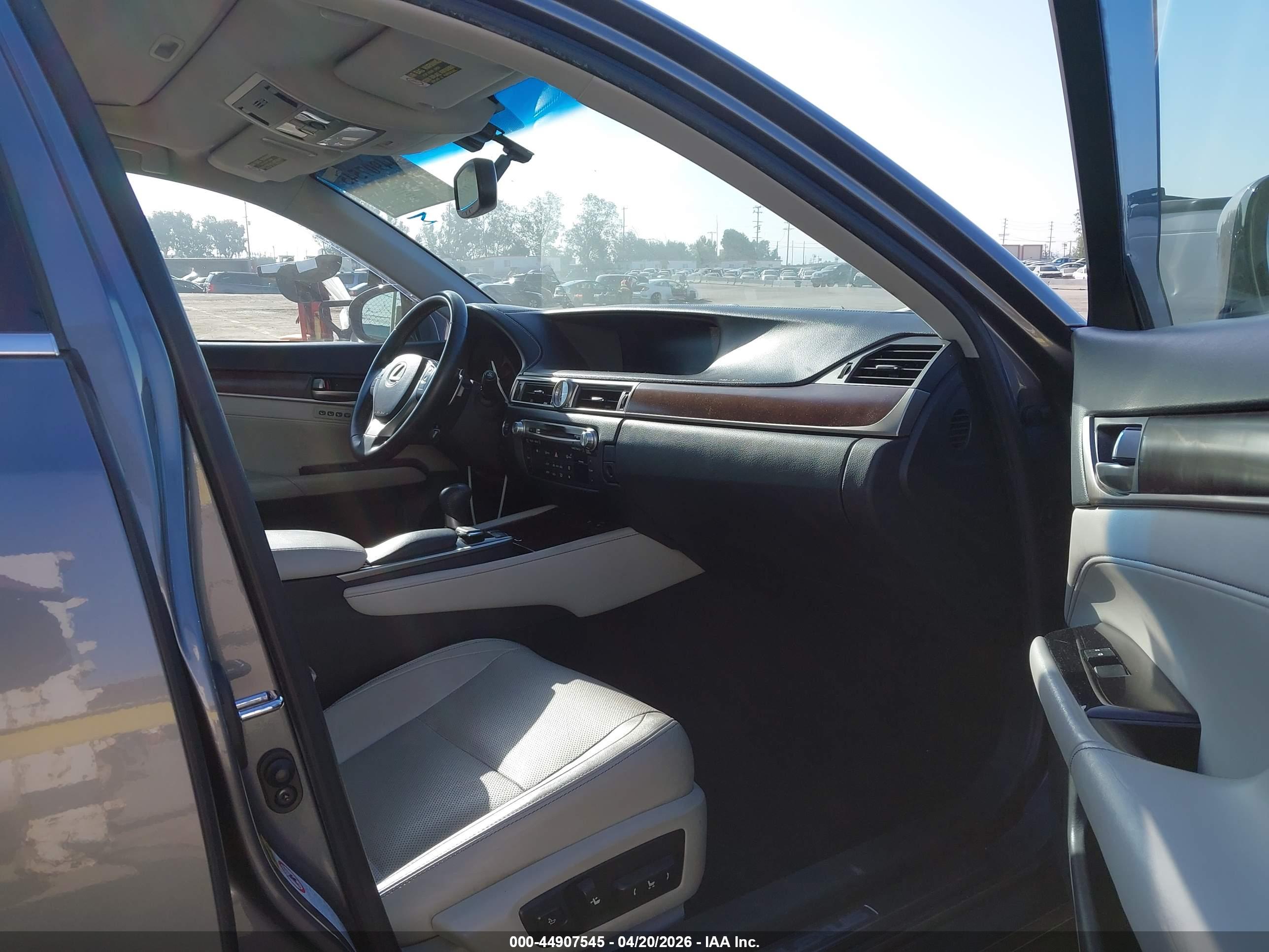 LEXUS GS image 5