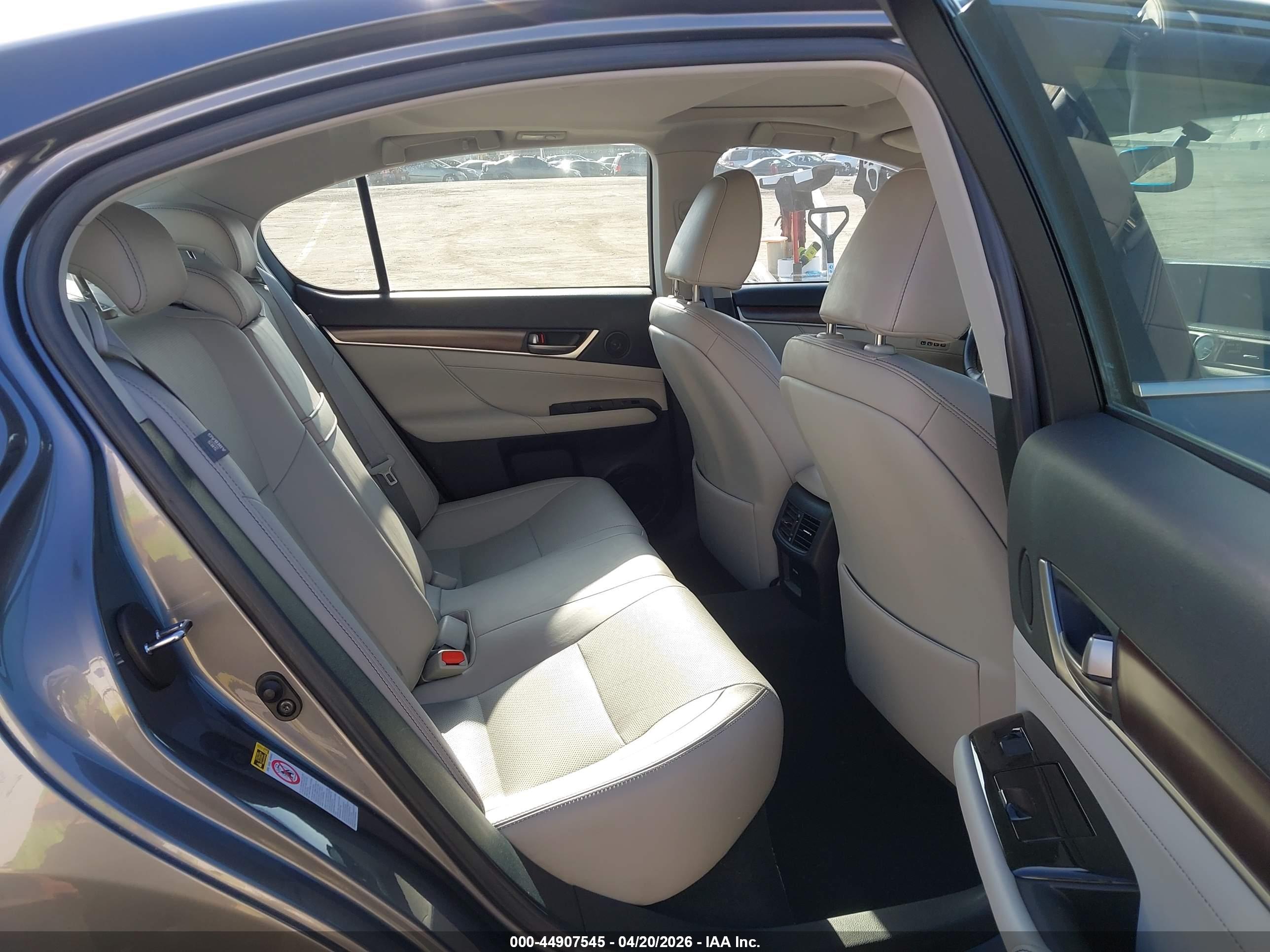 LEXUS GS image 8