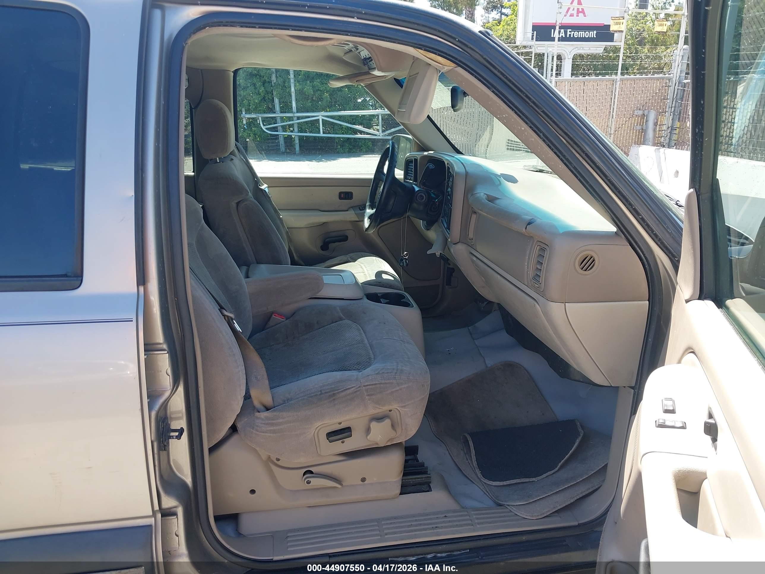 CHEVROLET TAHOE image 5