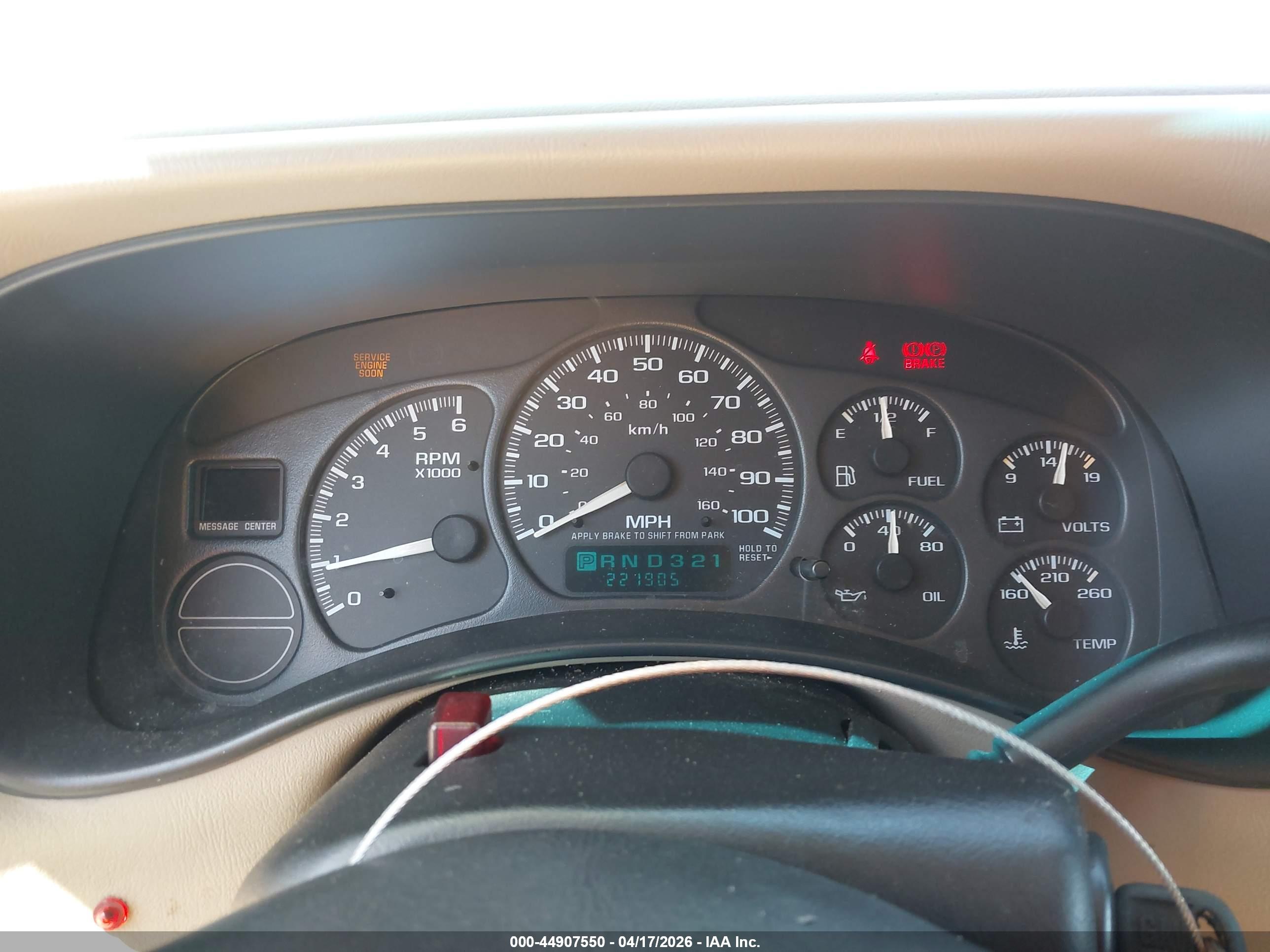 CHEVROLET TAHOE image 7