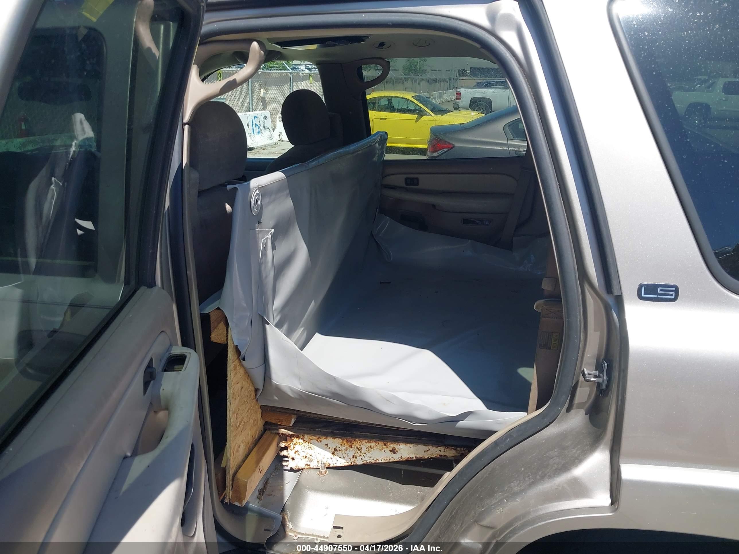 CHEVROLET TAHOE image 8