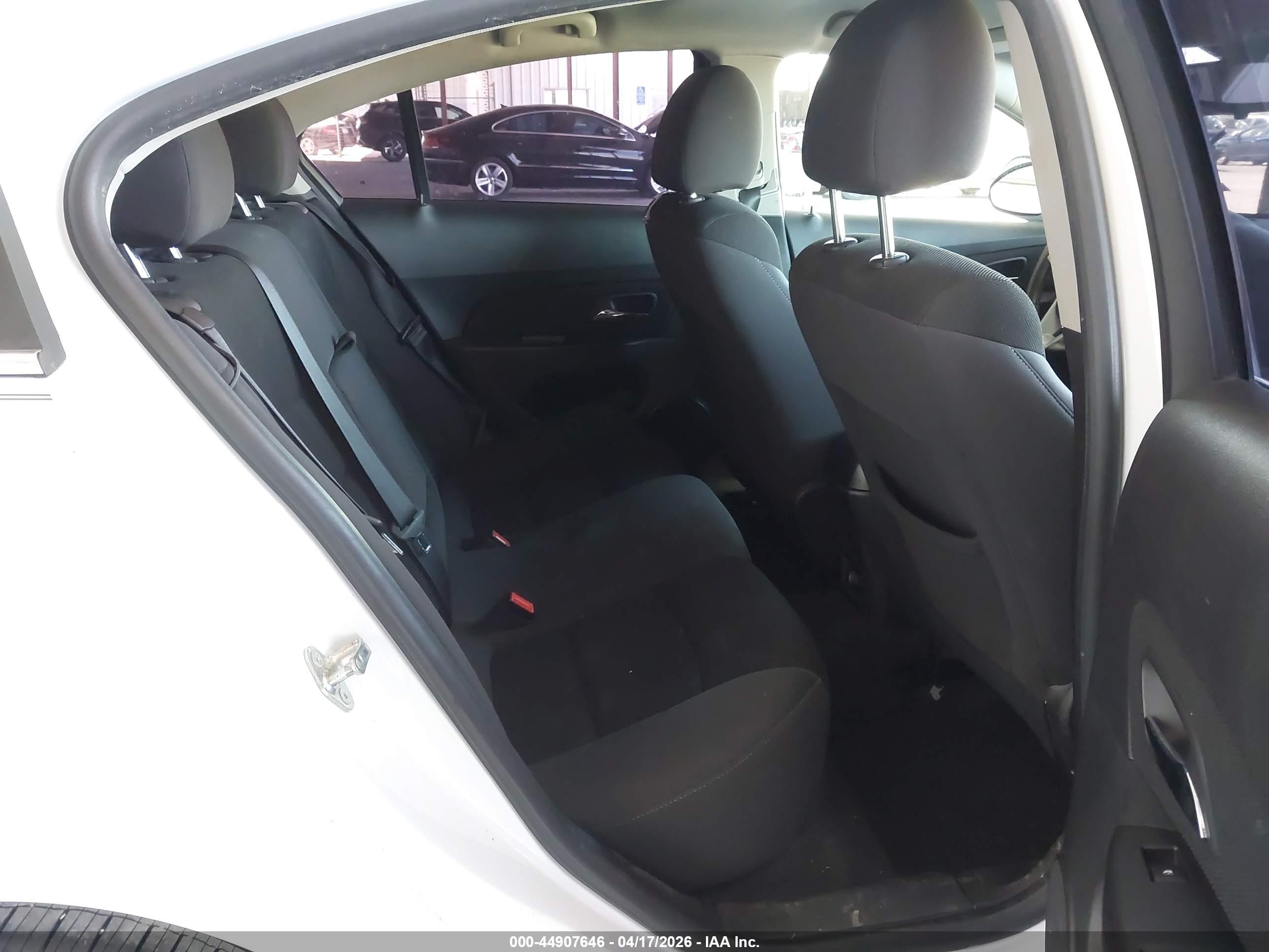CHEVROLET CRUZE image 8