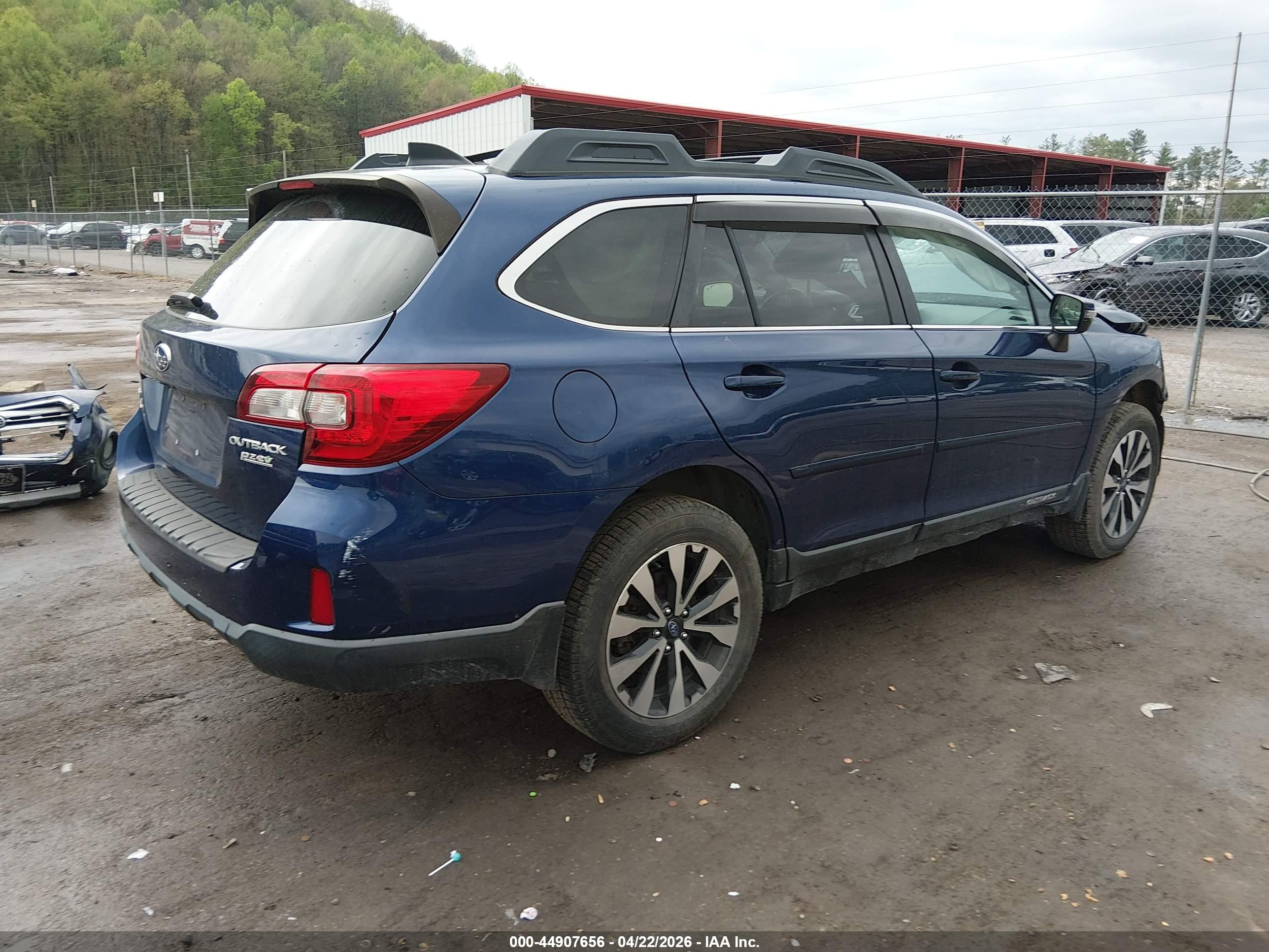 SUBARU OUTBACK image 4