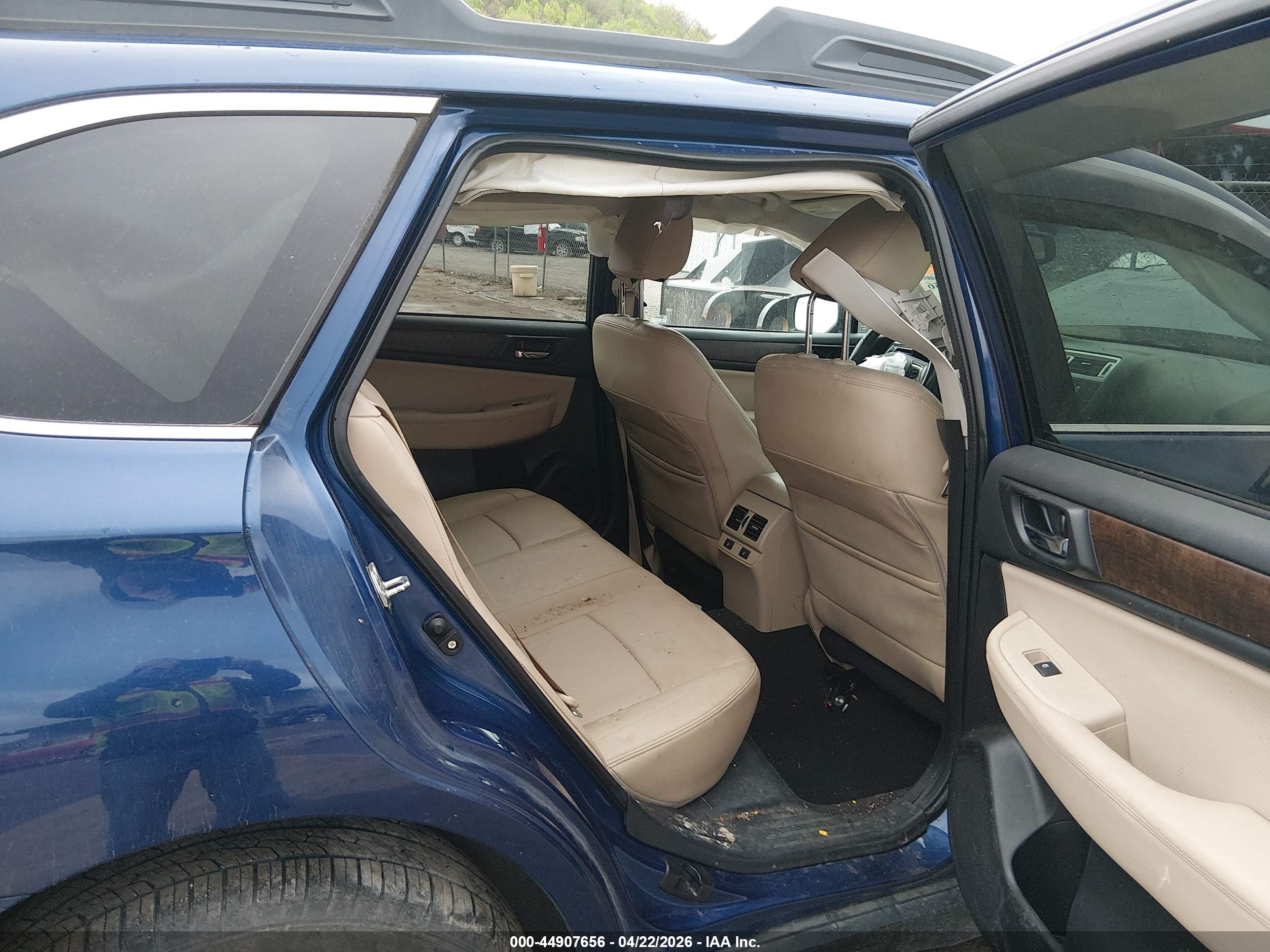 SUBARU OUTBACK image 8